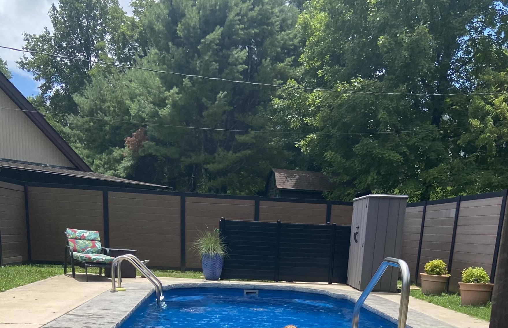 VEVOR Outdoor Privacy Screen, 50in H x 50in W Air Conditioner Fence, 3-Panel Pool Equipment Enclosure, Horizontal PVC Privacy Fence with 27.5 in Ground Stakes, No Dig Trash Can Fence for A/C Units customer photo 1