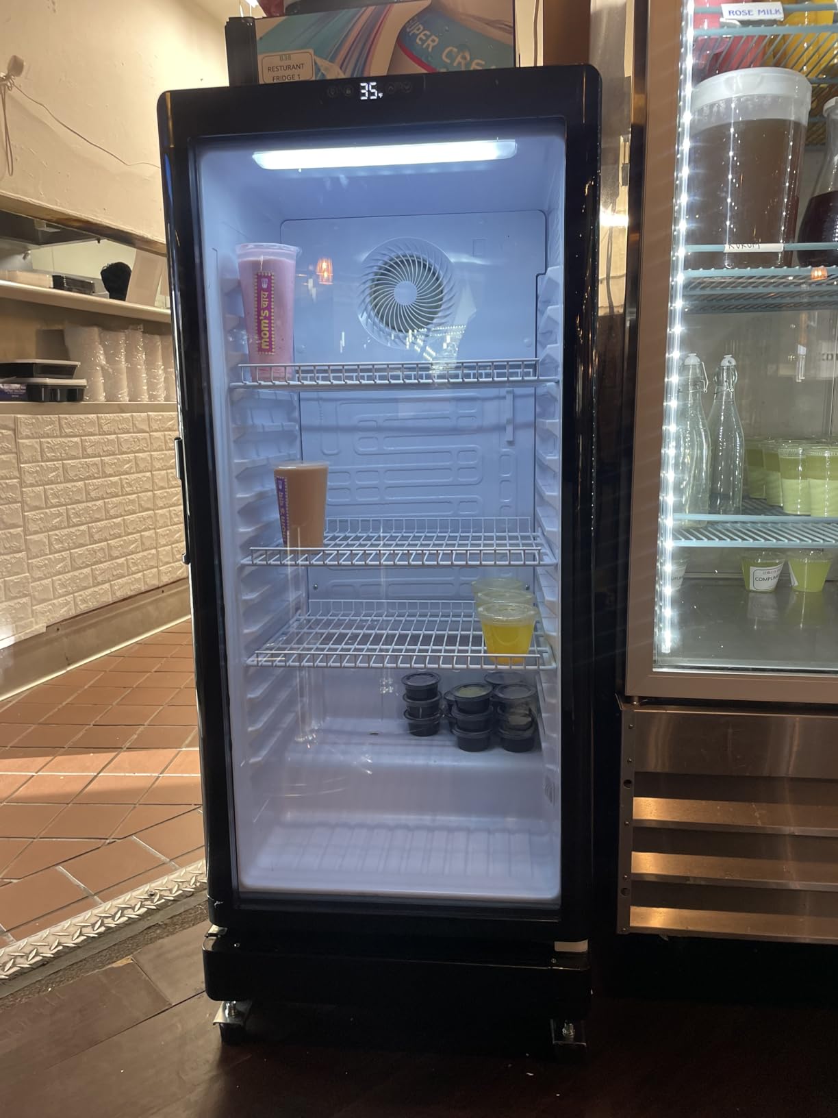 6 Cu.Ft Commercial Beverage Fridge with Glass Door customer photo 2