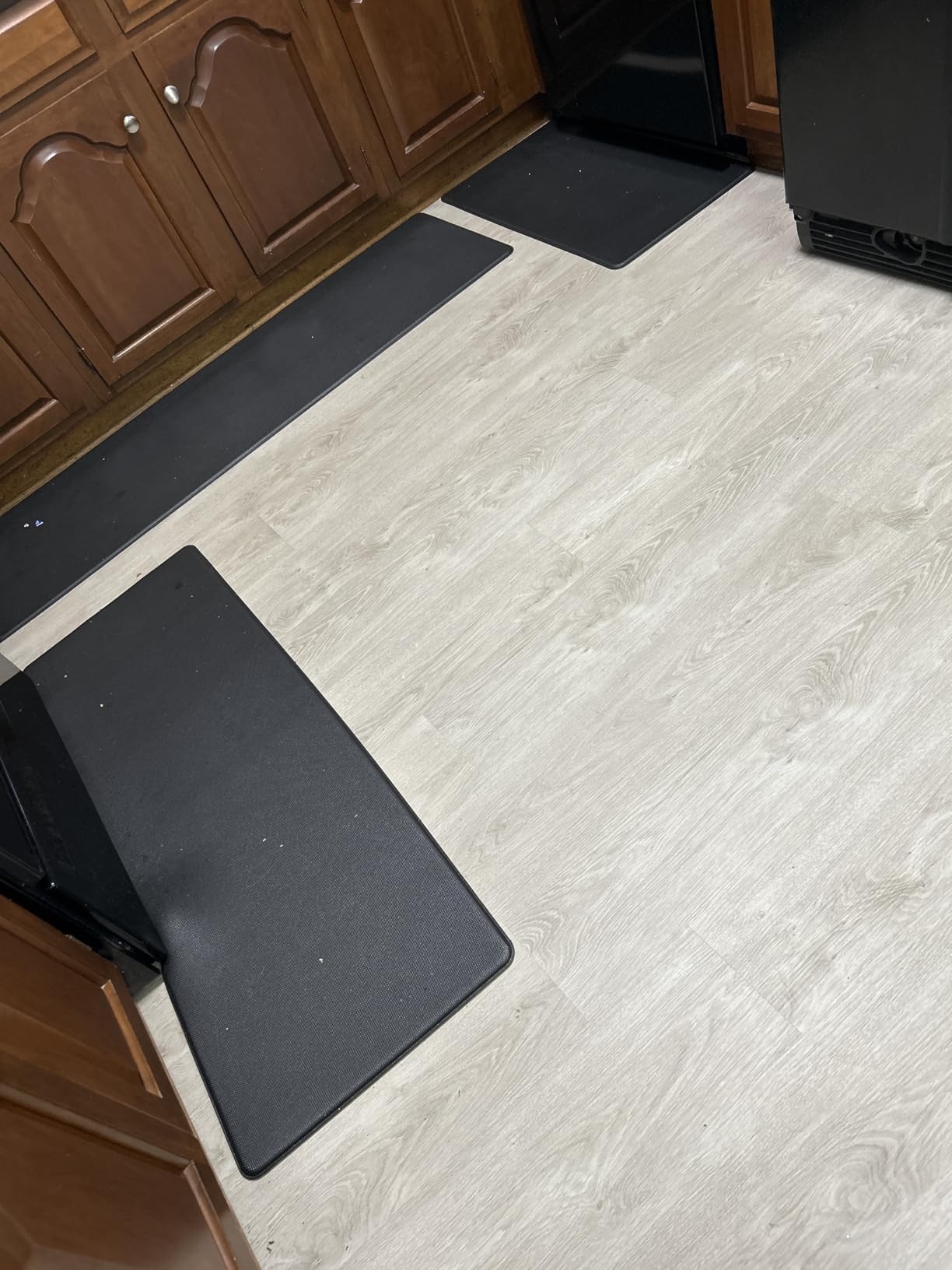 KitchenClouds Kitchen Mats for Floor,3PCS Kitchen Rugs,Non Slip Anti Fatigue Mats for Floor,Waterproof Kitchen Sink Mat,Cushioned Standing and Comfort Mats for Office,Black customer photo 2