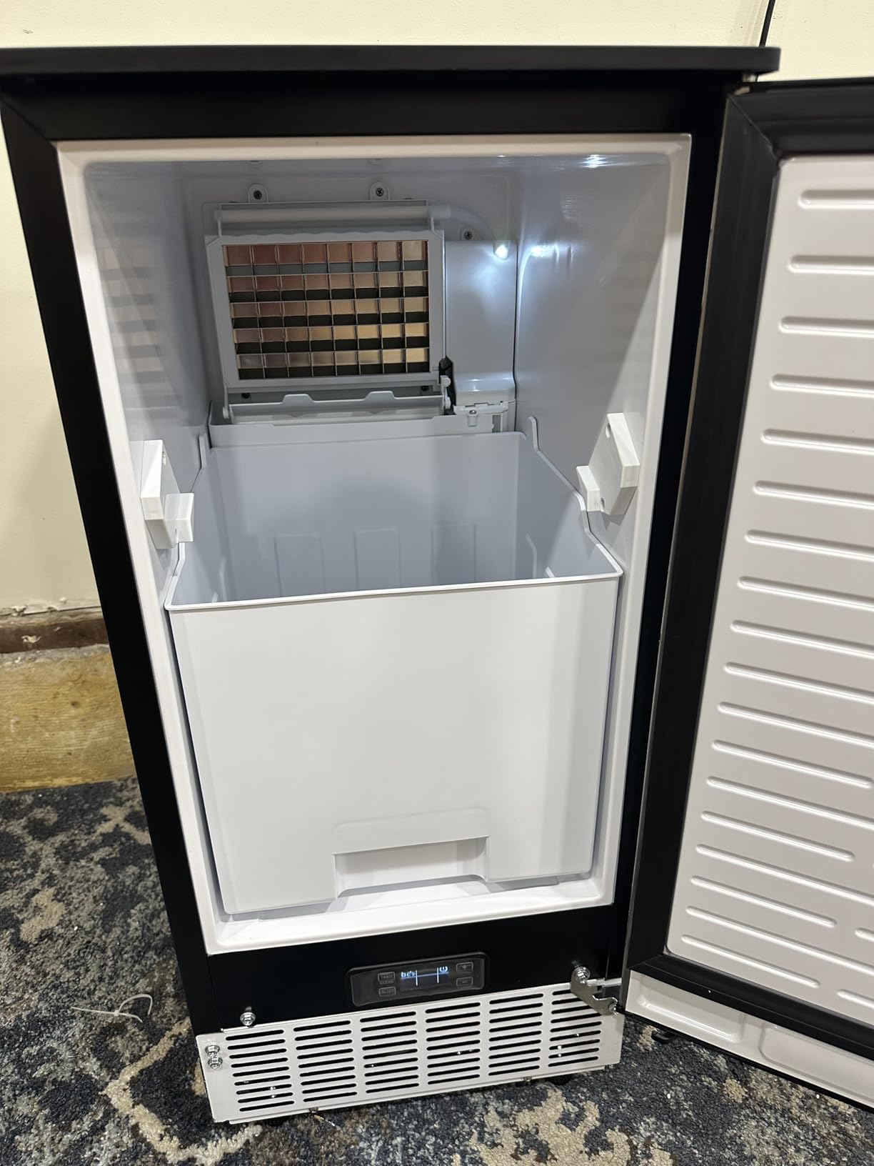 ICYGLEE Commercial Under Counter Ice Maker with Drain Pump, 100Lbs Daily customer photo 2