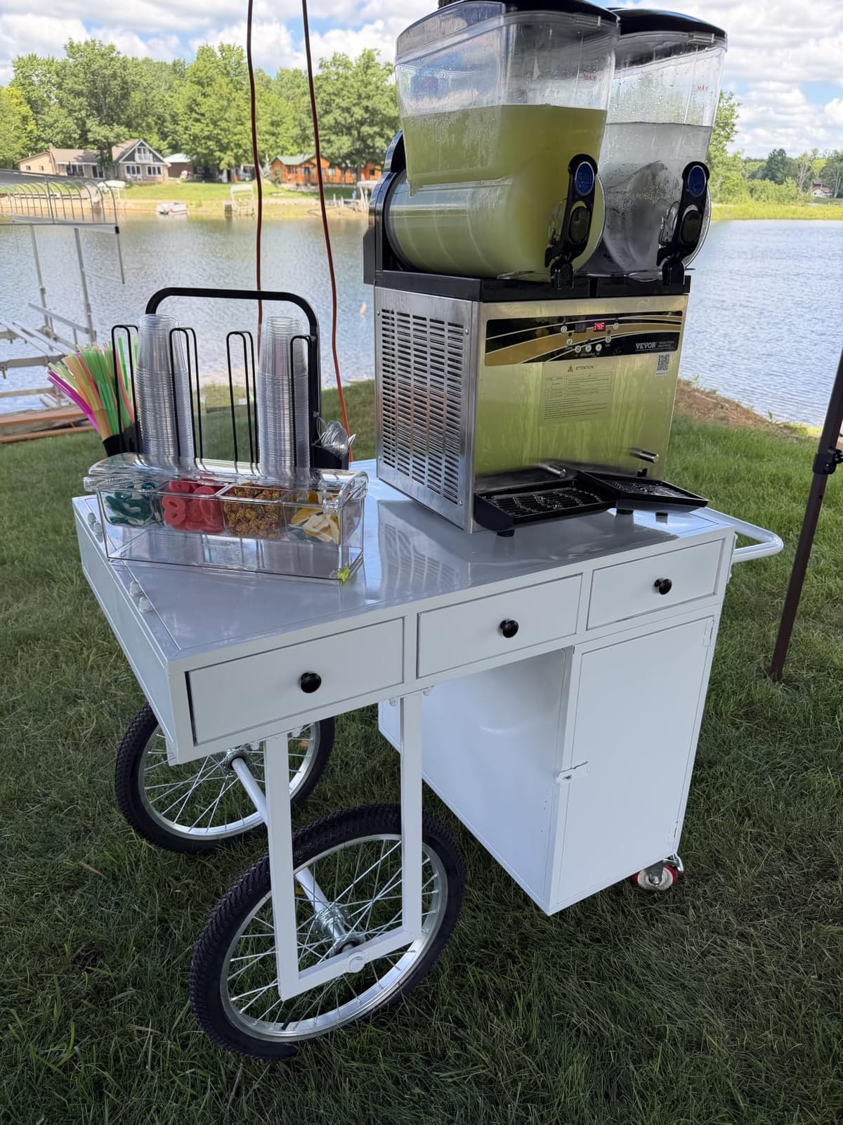 VEVOR Commercial Slushie Machine, 15Lx2 Double Tank Margarita Machine, 120 Cups Stainless Steel Margarita Smoothie Frozen Drink Machine, Slushy Machine for Party Restaurants Cafe Bars customer photo 1