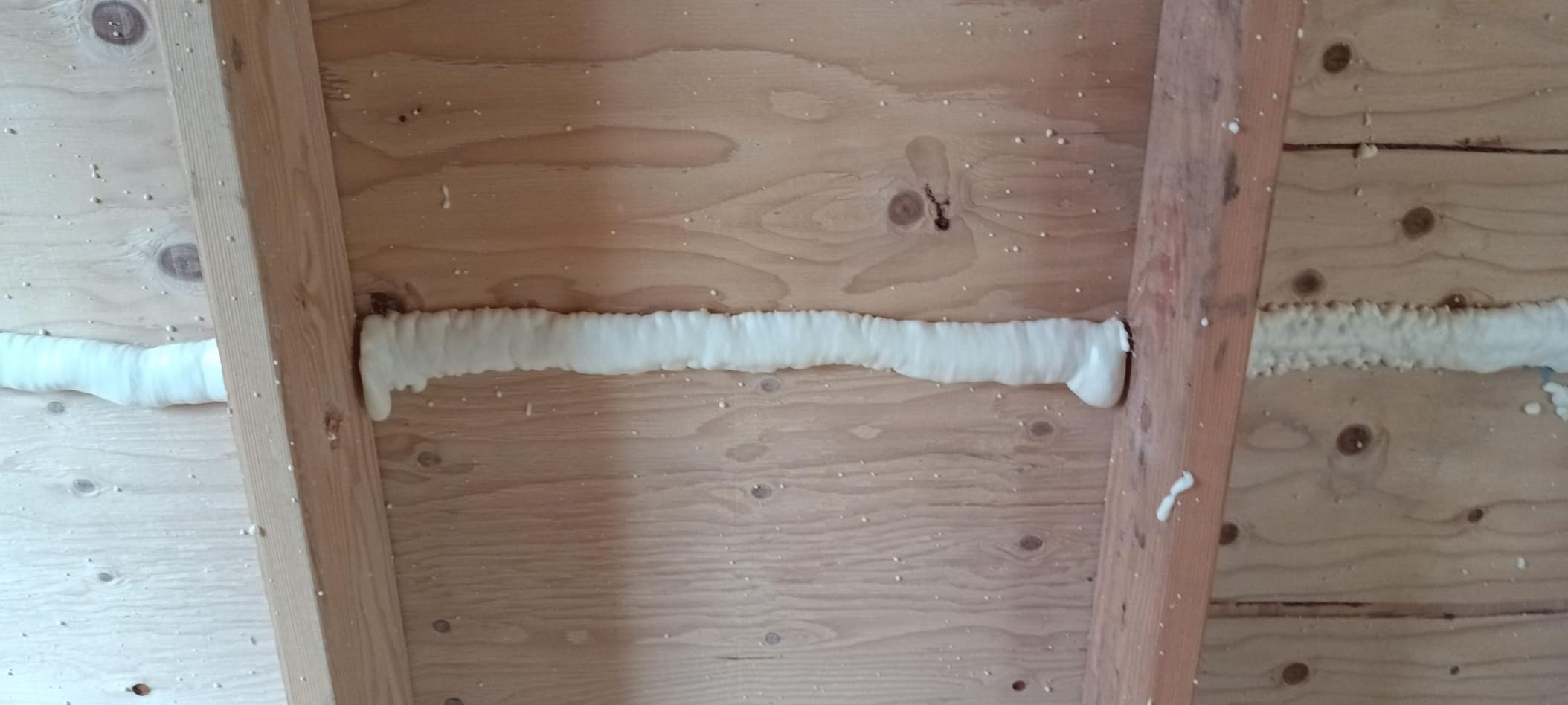Froth Pak 630 Spray Foam Insulation Kit, 15 ft Hose, Closed Cell | 2 Part Foam Sealant, Yields Up to 630 Board Ft, Air Sealing & Insulating, Class A Fire Rated, Fast Cure, R-6.2 Per Inch customer photo 1