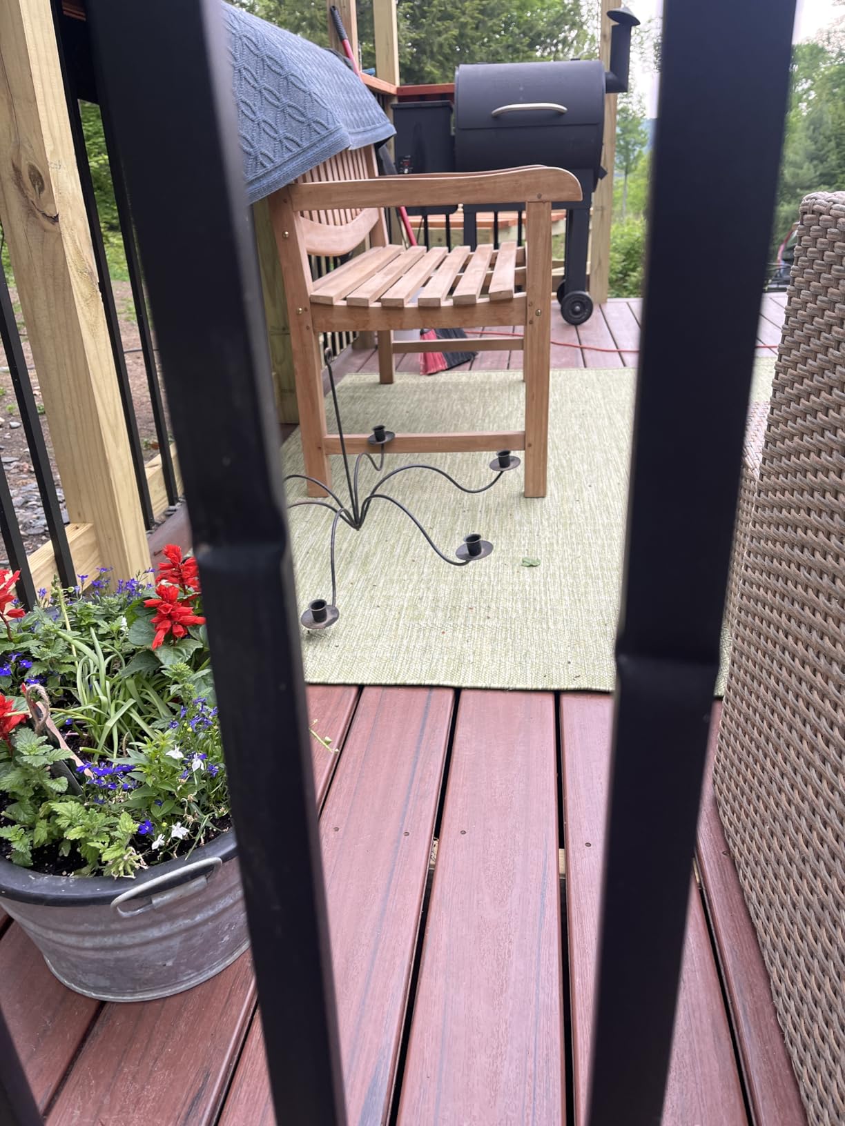 HZIU 101 Pack Stainless Steel Deck Balusters, Stainless Steel Deck Railing Kit | Rustproof Side Mount Spindles Railings with End Caps & Screws - Modern Porch Balusters for Patio, Balcony & Outdoor Staircases customer photo 2