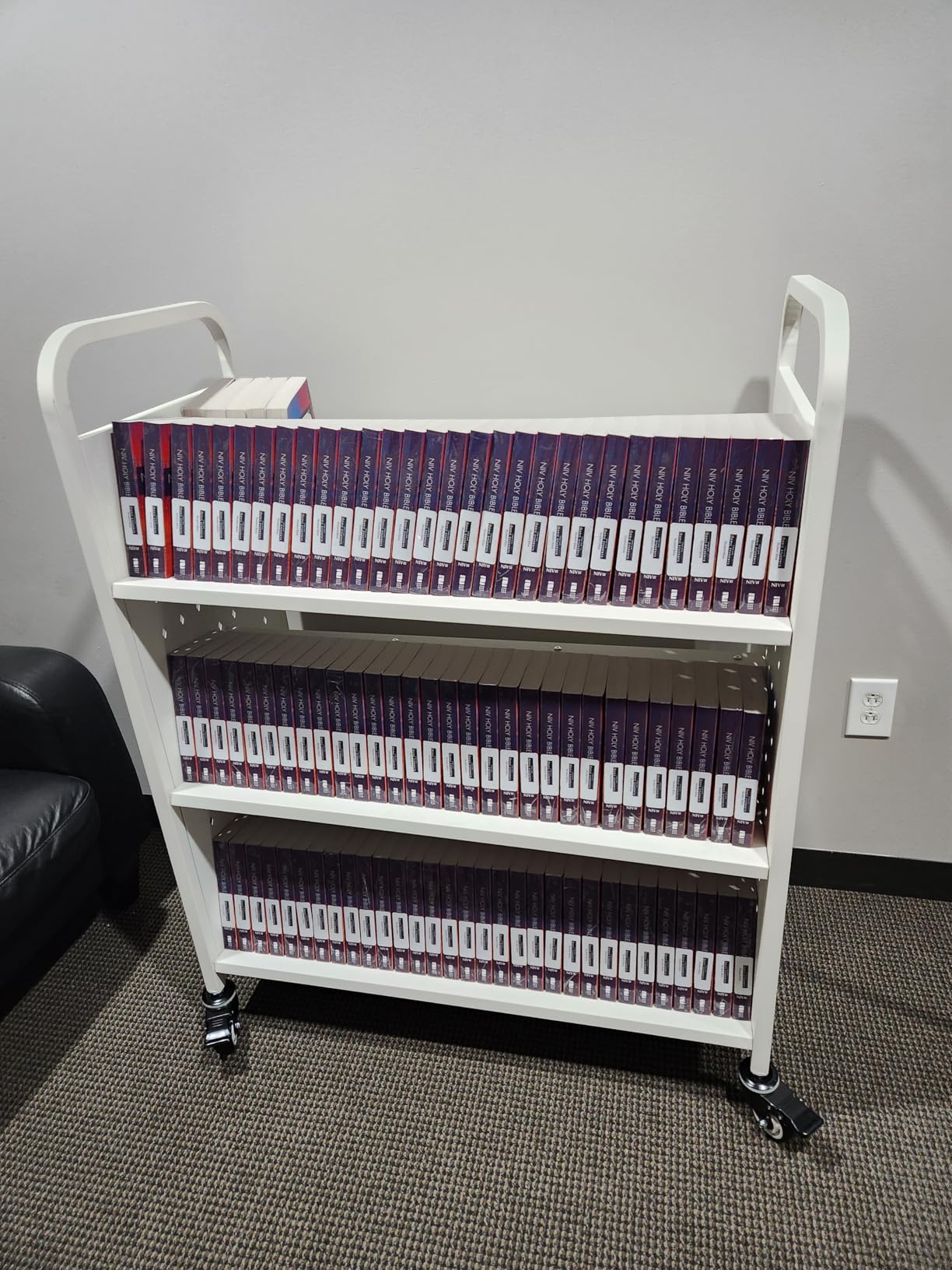VEVOR Rolling Library Book Cart, 330 lbs Capacity, 30.3 x 15 x 48.0-Inch Library Cart, Single Sided L-Shaped Shelves with 3-Inch Lockable Wheels, Book Truck for Home Shelves Office and School, Black customer photo 1