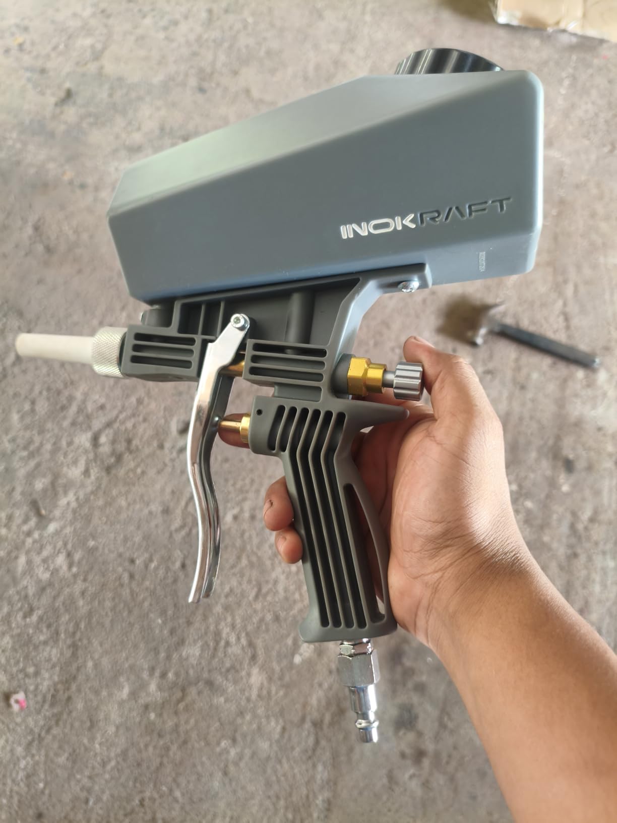 Inokraft Leak-Proof Portable Sand Blaster Gun Kit with Oil-Water Separator | Extension Nozzle Included, for Rust & Paint Removal, Compatible with Aluminum Oxide, Walnut Shell & Soda customer photo 1