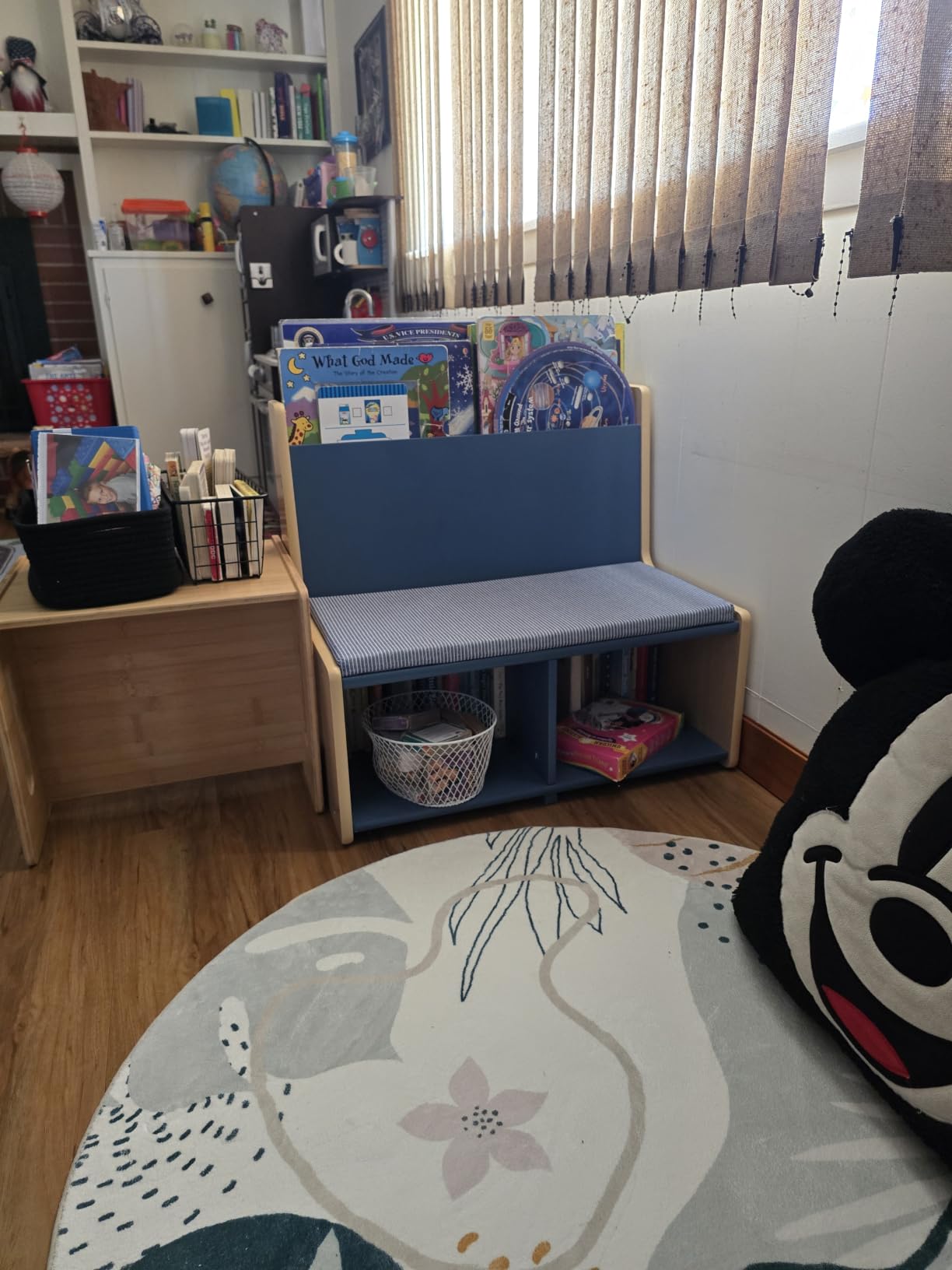 Delta Children - GapKids Reading Nook with Padded Bench - Greenguard Gold Certified, Pastel customer photo 2