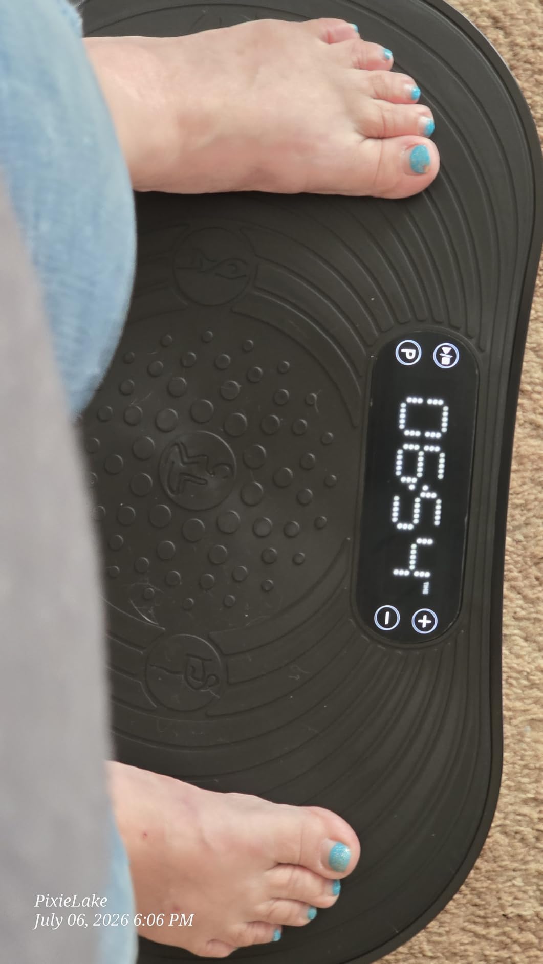 Merach V33 Pro Vibration Plate Exercise Machine with Touchscreen, 99 Speeds | Resistance Bands, Bluetooth, 350lbs Capacity customer photo 2