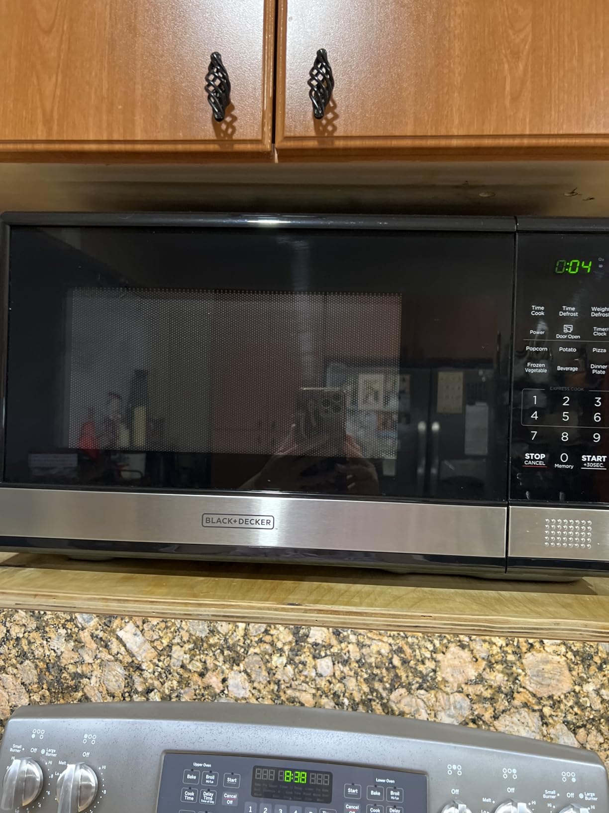 BLACK+DECKER Over-the-Range Microwave Oven with Air Fryer, 1.5 Cu.Ft, 900W | 6-in-1 Cooking Modes, Convection & Bake, Sensor Reheat, 300 CFM Vent, Air Fryer Combo, Stainless Steel customer photo 2