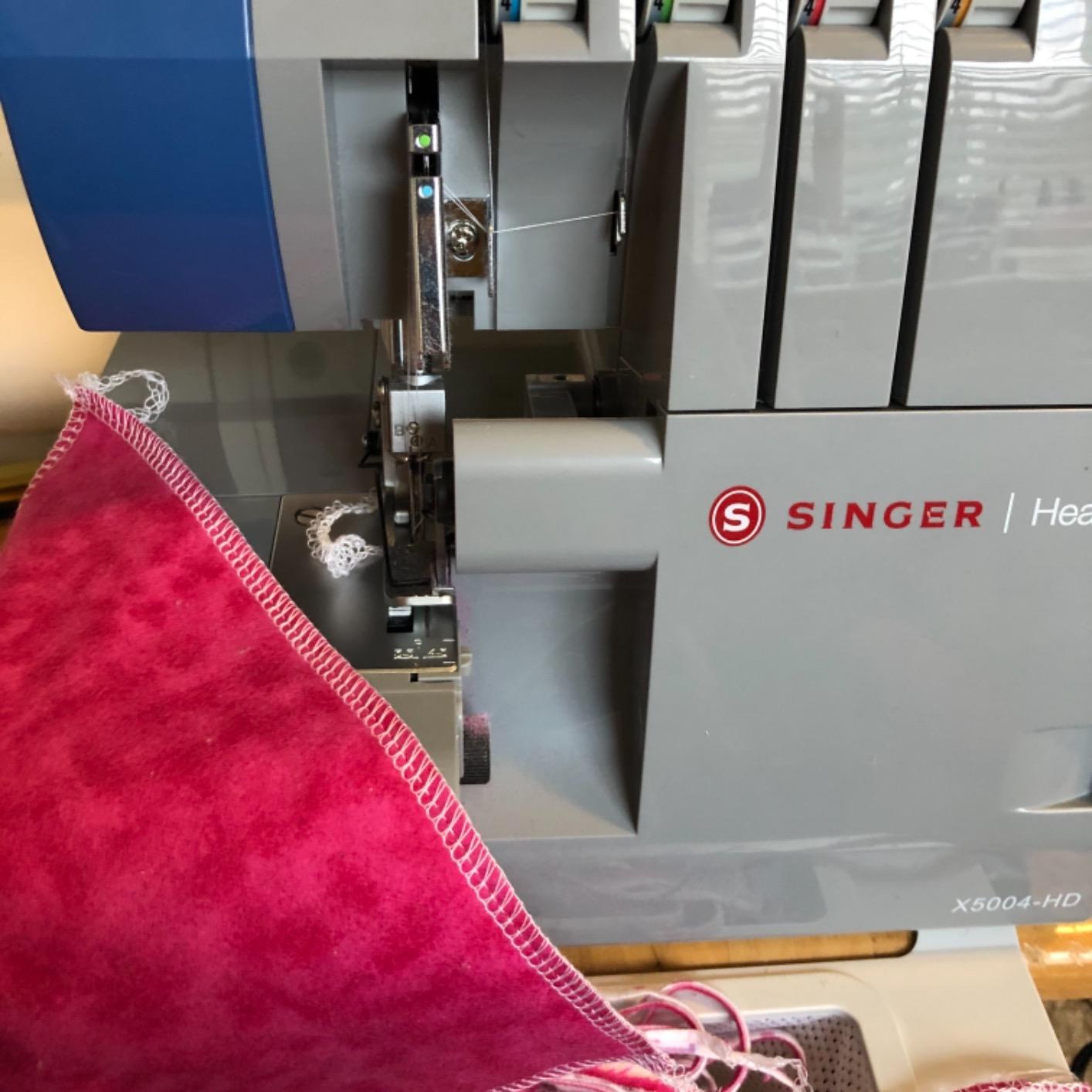 SINGER® HD0500S Heavy Duty Serger Overlock Machine, 2-3-4 Thread, Black customer photo 1
