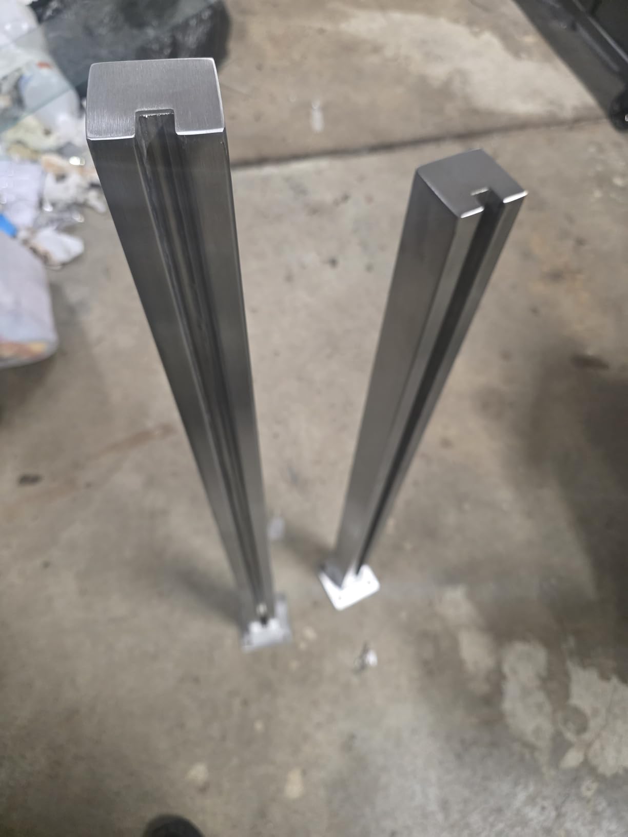 Glass Railing Post, No-Punch Glass Railing System with Spigot Slots & Base, Heavy-Duty 304 Stainless Steel Clamp for Deck Balusters, Balcony, Patio, Stairs, Black 24in Mid Post customer photo 2