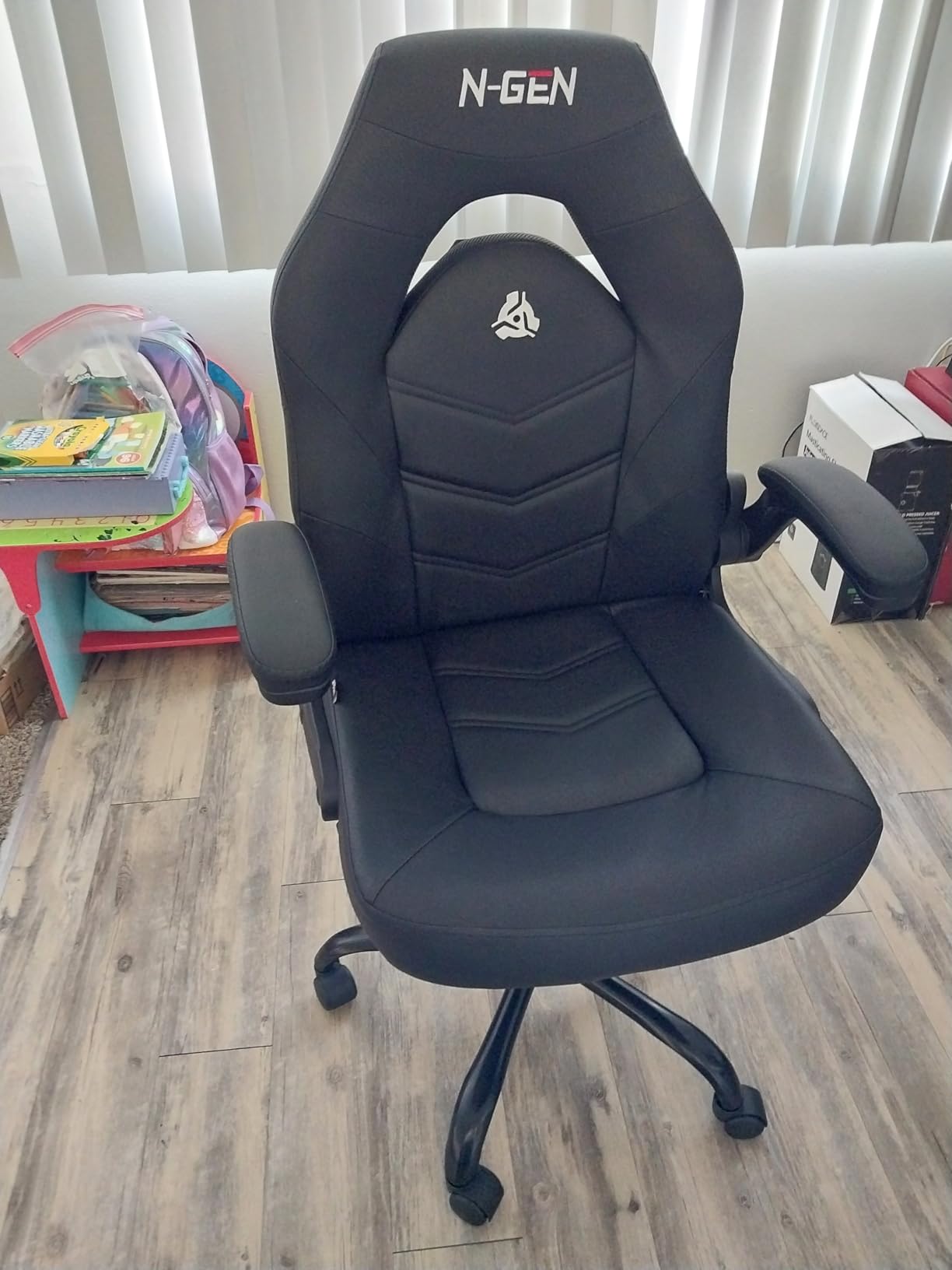 N-GEN Gaming Gaming Chair, Lumbar, PU Leather, Flip-Up Arms, Jet Black customer photo 2