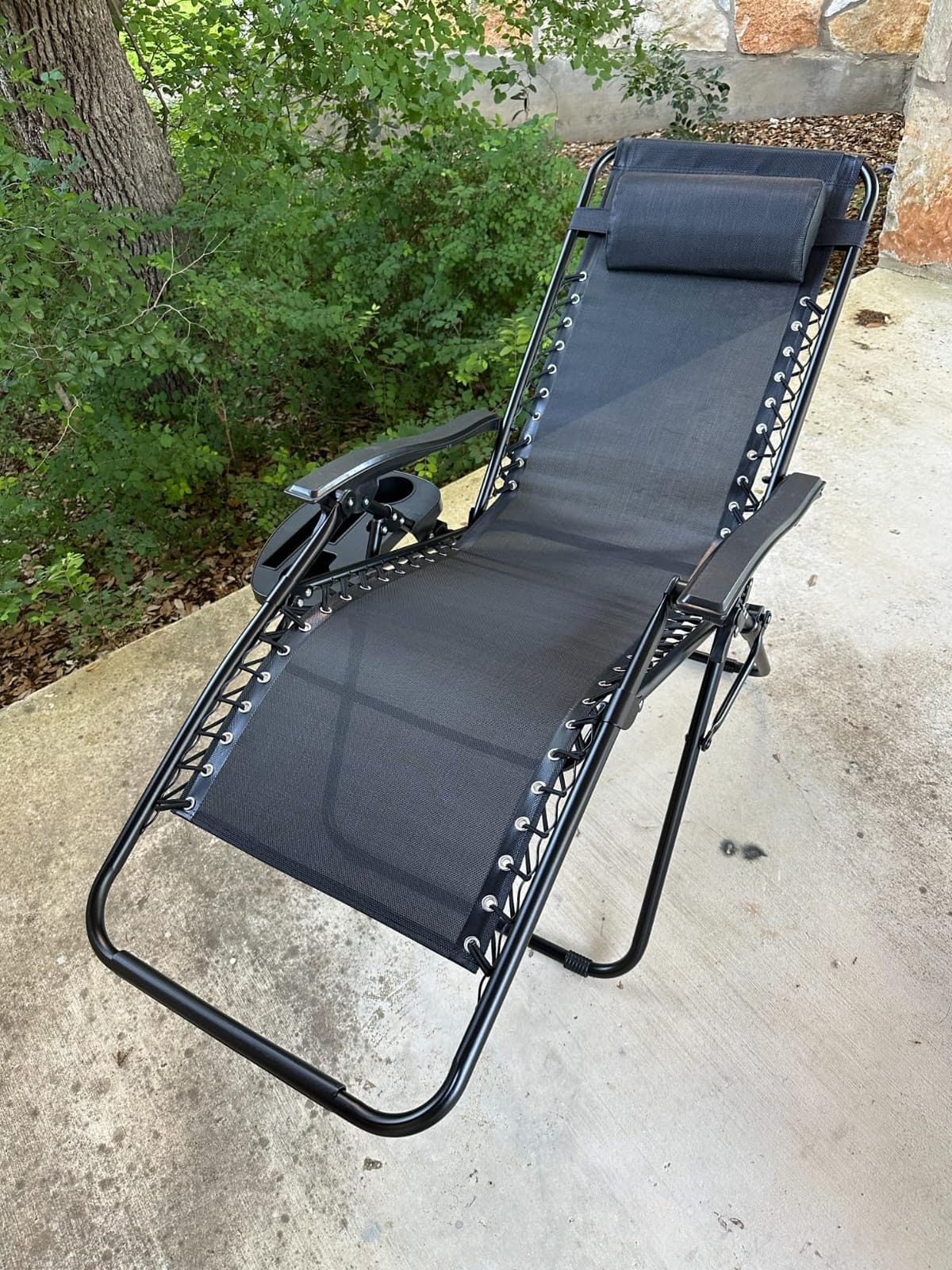 NEWBULIG Zero Gravity Chairs Set of 2, Folding Lounge Recliner Chair | Portable Lawn Camping Recliner with Adjustable Pillow, Mesh Back, Cup Holder Trays for Pool Beach Patio, Black customer photo 1
