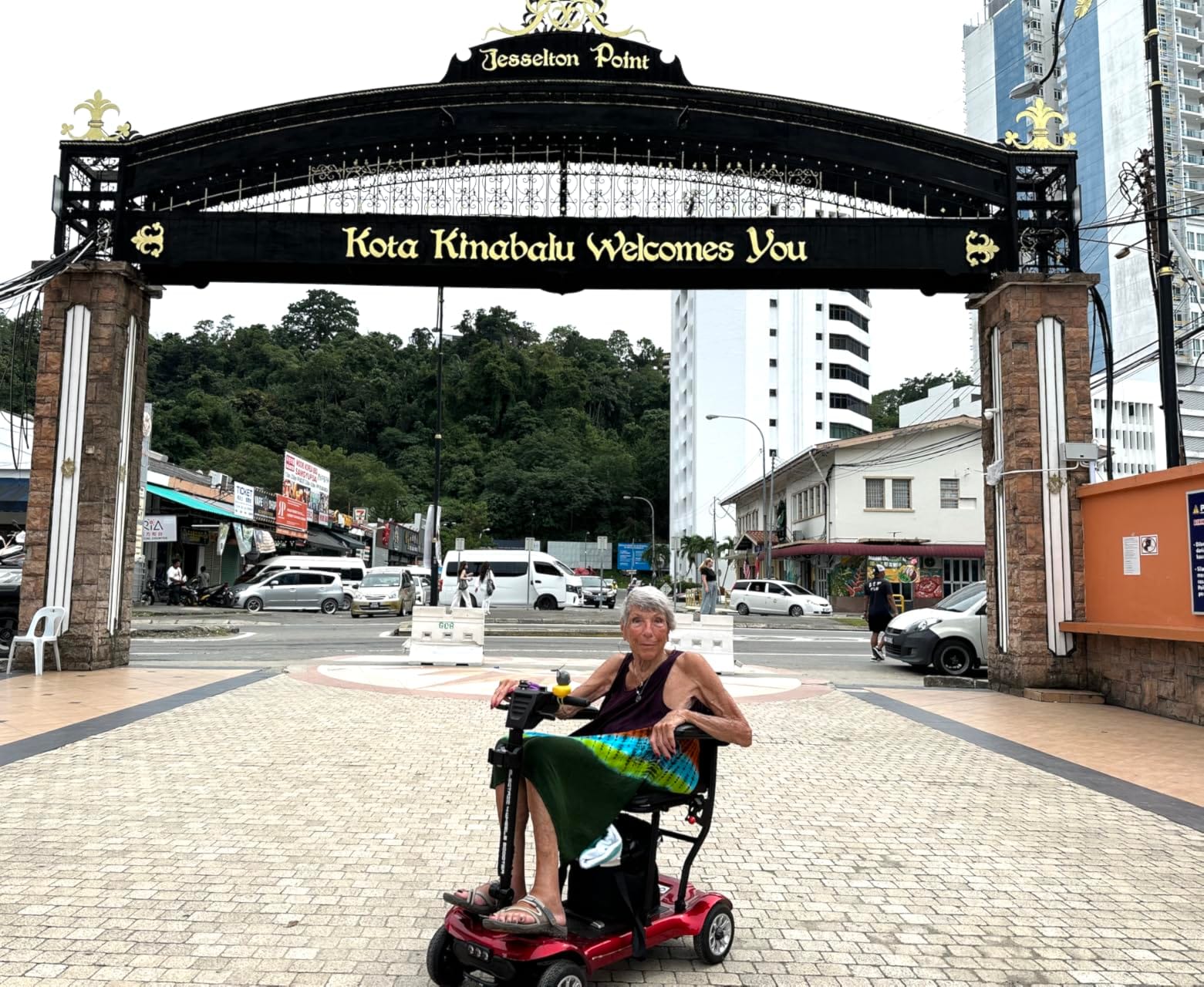 Aotedor Lightweight Mobility Scooter for Seniors, 36 lbs, 22-Mile Range customer photo 1