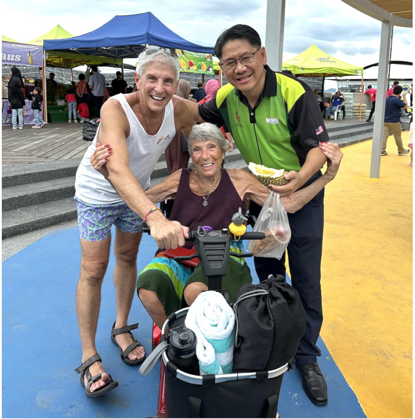 Aotedor Lightweight Mobility Scooter for Seniors, 36 lbs, 22-Mile Range customer photo 2