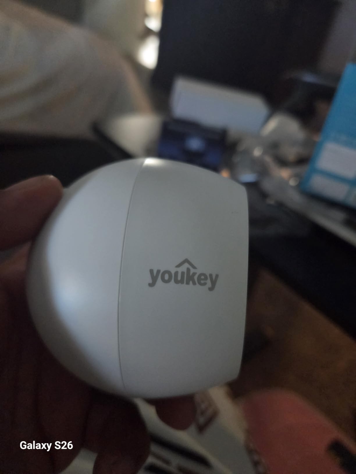 youkey Magnetic Indoor Security Camera Wireless, 2K Battery Powered Camera, No Subscription, Built-in 8GB Storage, Wire-Free for Renters, Compatible with Alexa & Google, Pet/Baby Monitor(S320) customer photo 1