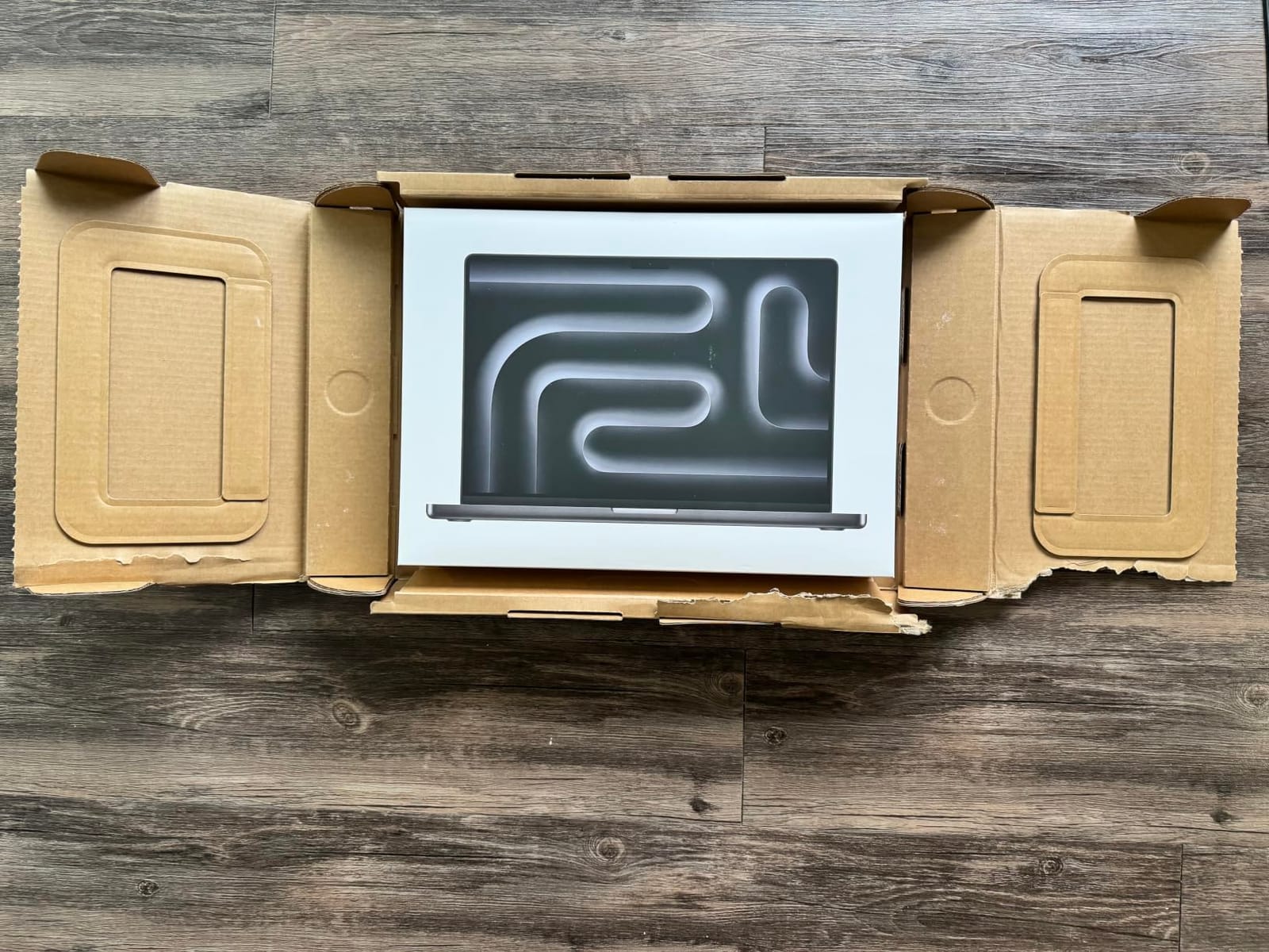 MacBook Pro M5 Pro 16.2 customer photo 1