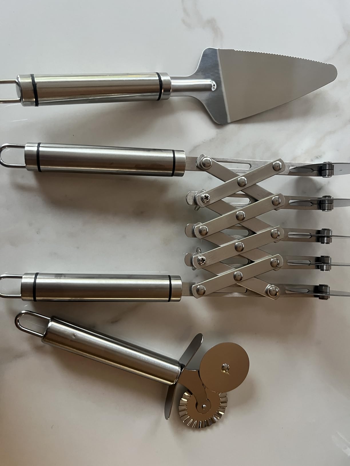 5 Wheel Pastry Cutter, Stainless Steel Dough Divider with Handle, Expandable Dough Cutter Wheel with Handle, Multi-Round Pastry Knife, Pizza Cutter Roller and Pie Server(Silver) customer photo 1
