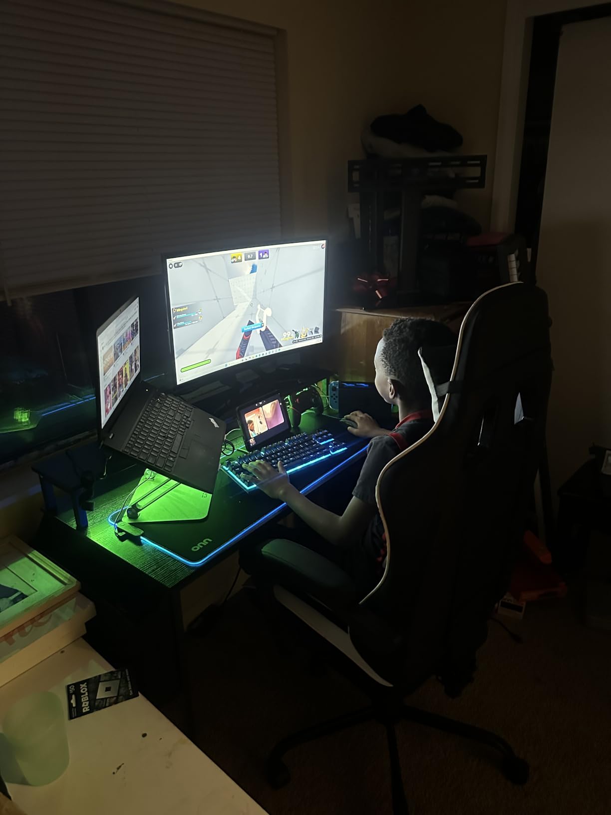 Lufeiya Girls Desk with Power Outlets and LED Lights, 40 Inch Gaming Desk Table with Charging Station, Home Office Computer Desks with Monitor, Pink customer photo 1