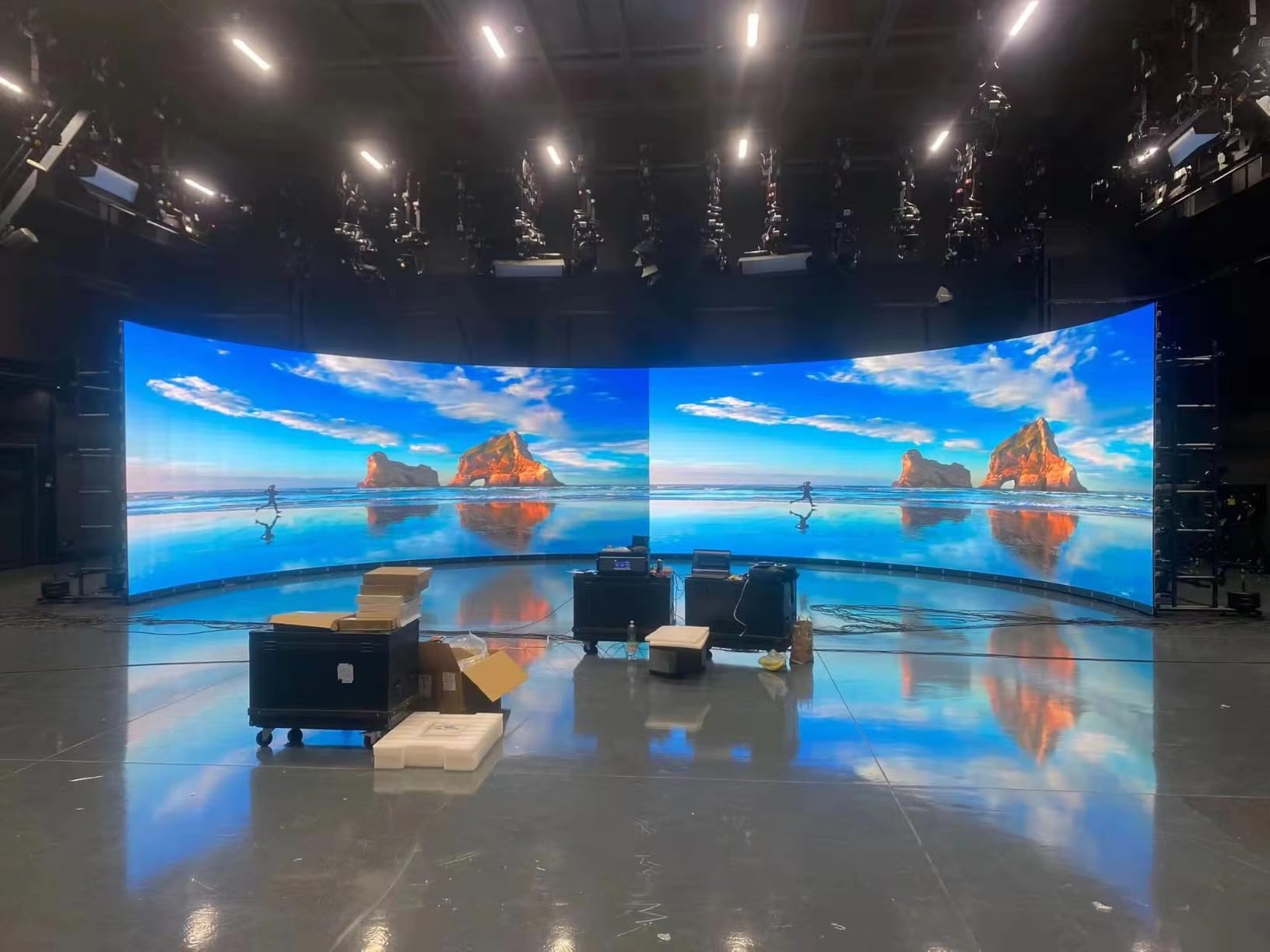 LED Video Wall Panel, Rental LED Display Screen, Giant Stage Backdrop Advertising Screen, P2.91 P3.9 P4.81 Modular LED Display for Events & Commercial Advertising (4, P3.91, 50*50cm(1.64ft*1.64ft)) customer photo 2