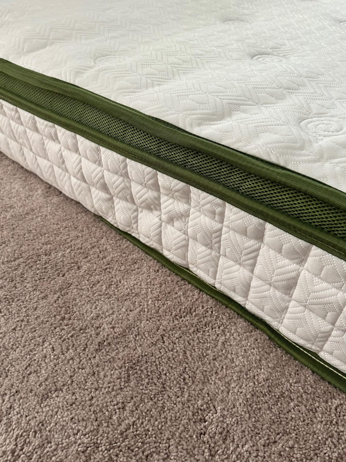 BedStory 14 Inch Medium Firm Queen Mattress, Luxury Hybrid Mattress in a Box for Zoned Support and Pressure Relief, Cooling Hotel Collection Deep Sleep Mattresses, 365 Nights Trial, 10-Year Warranty customer photo 2