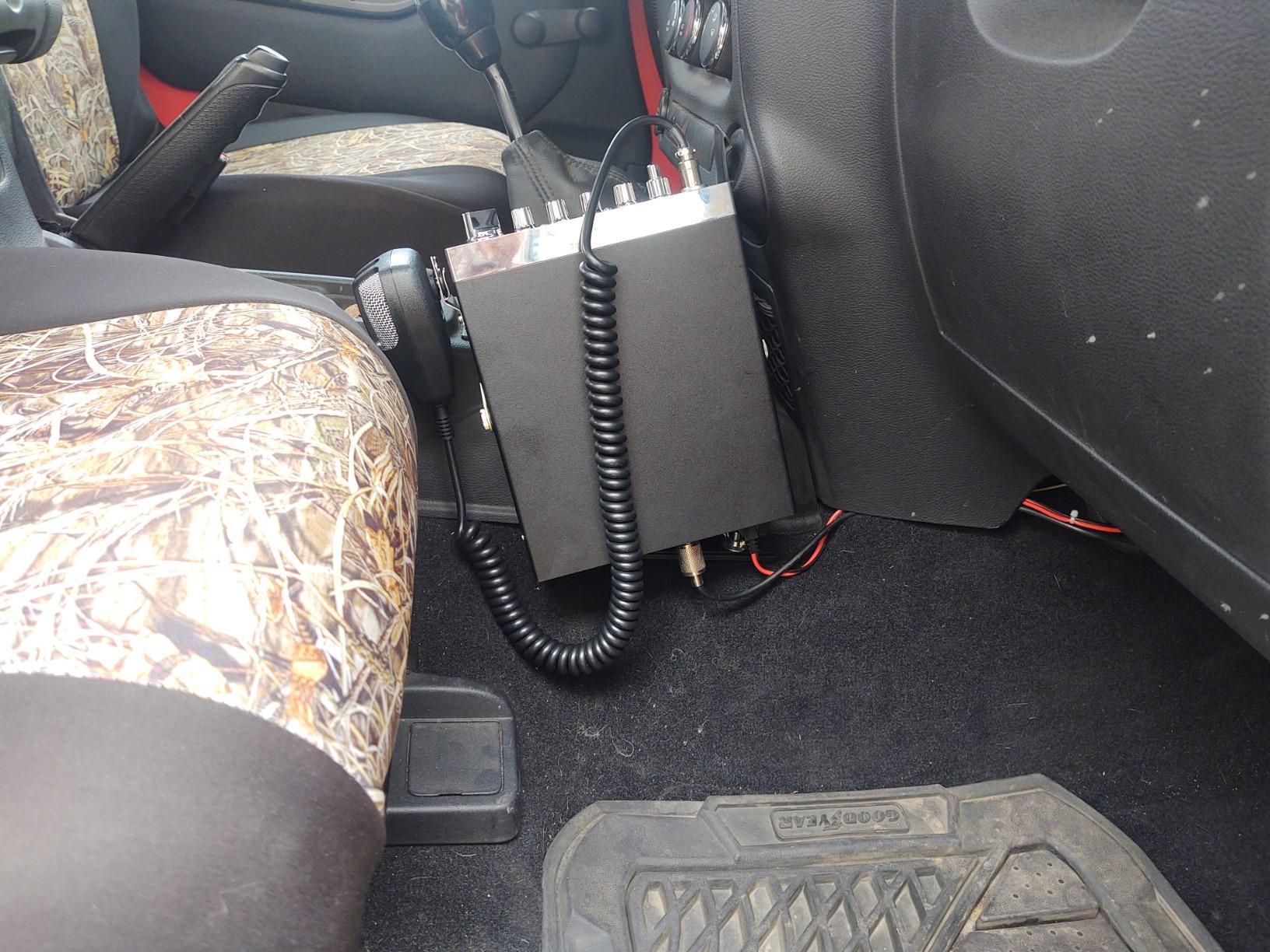 Cobra 29NW Classic Professional CB Radio - Emergency Radio, Travel Essentials, Instant Channel 9/19, Full 40 Channels, SWR Calibration and Nightwatch Illumination Display customer photo 1