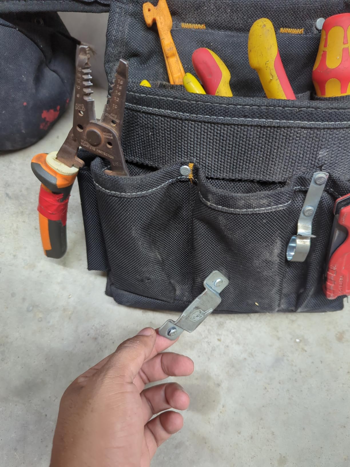 CLC Custom Leathercraft 5609 3 Piece Electrical Combo Tool Belt, 20 Pocket, Black, 29-46 inches customer photo 2