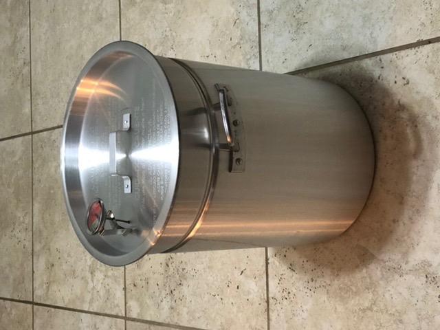Bayou Classic Turkey Fryer Set - Poultry Rack, Hook, Thermometer, Injector - 30 Qt - Aluminum customer photo 2