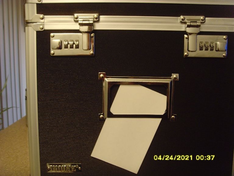 Vaultz Locking File Organizer Box with Combination Lock, Letter Size 14