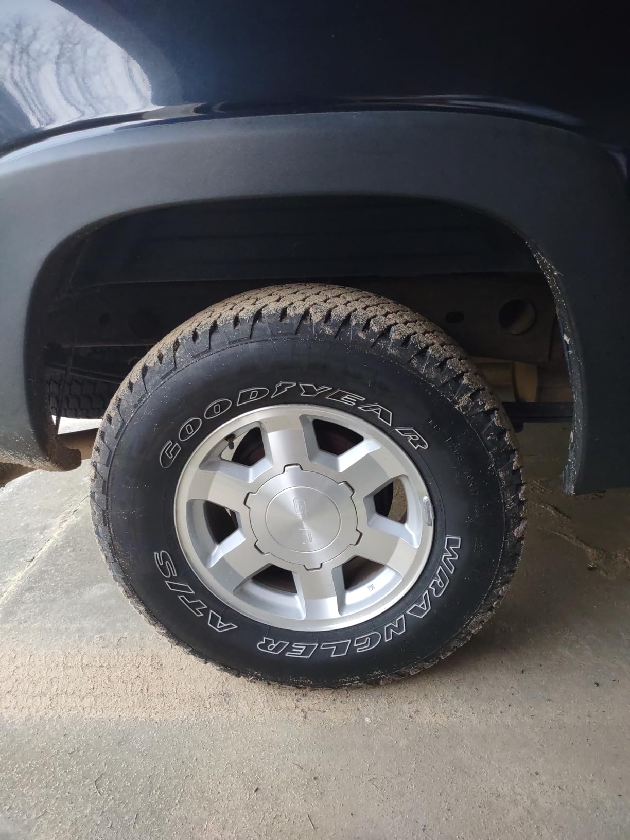 Goodyear Wrangler AT/S Tire - 265/70R17 113S SL customer photo 1