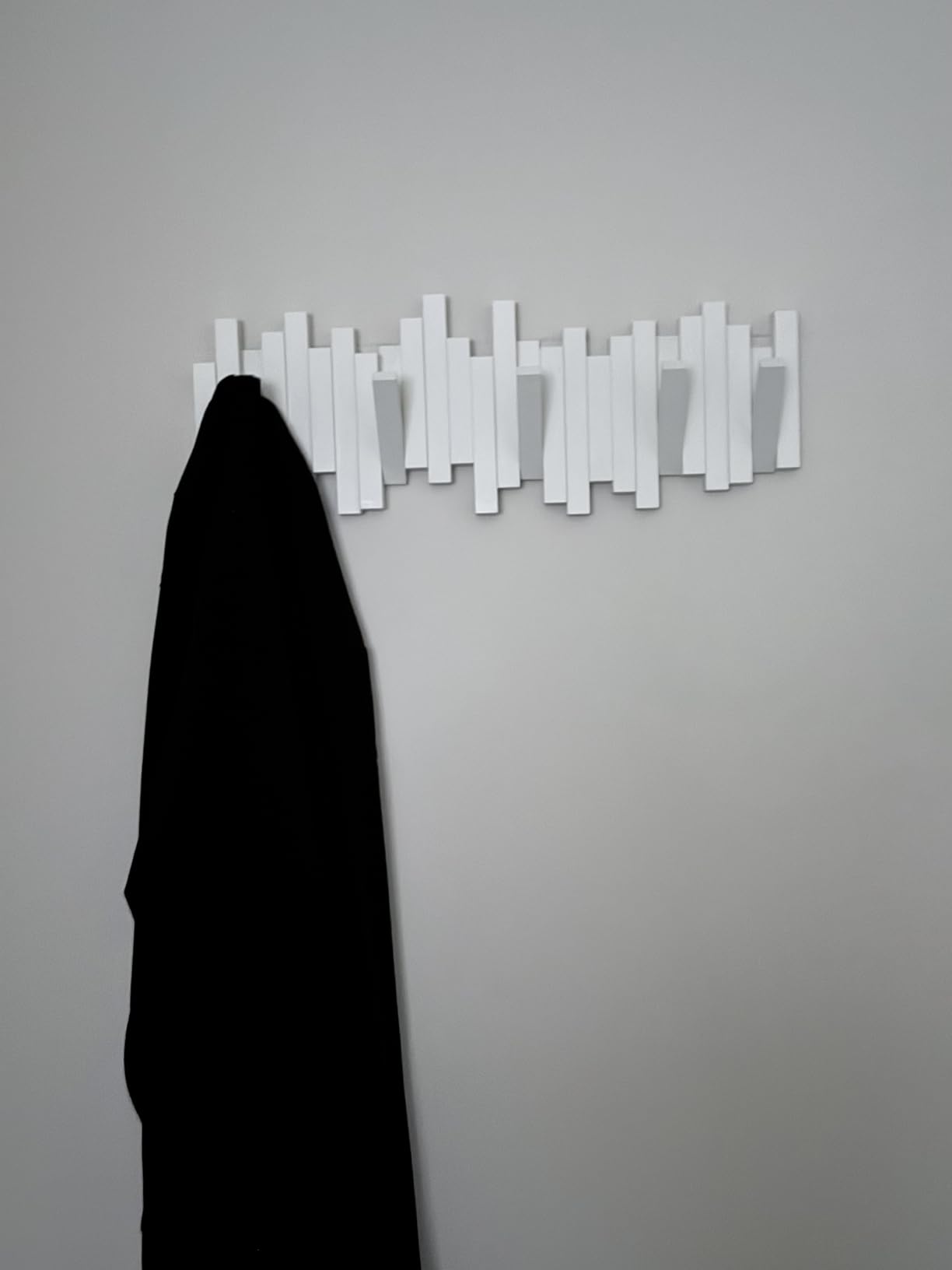 Umbra Sticks Wall Mount Coat Rack, 5 Hook Retractable Pegs, Black customer photo 1