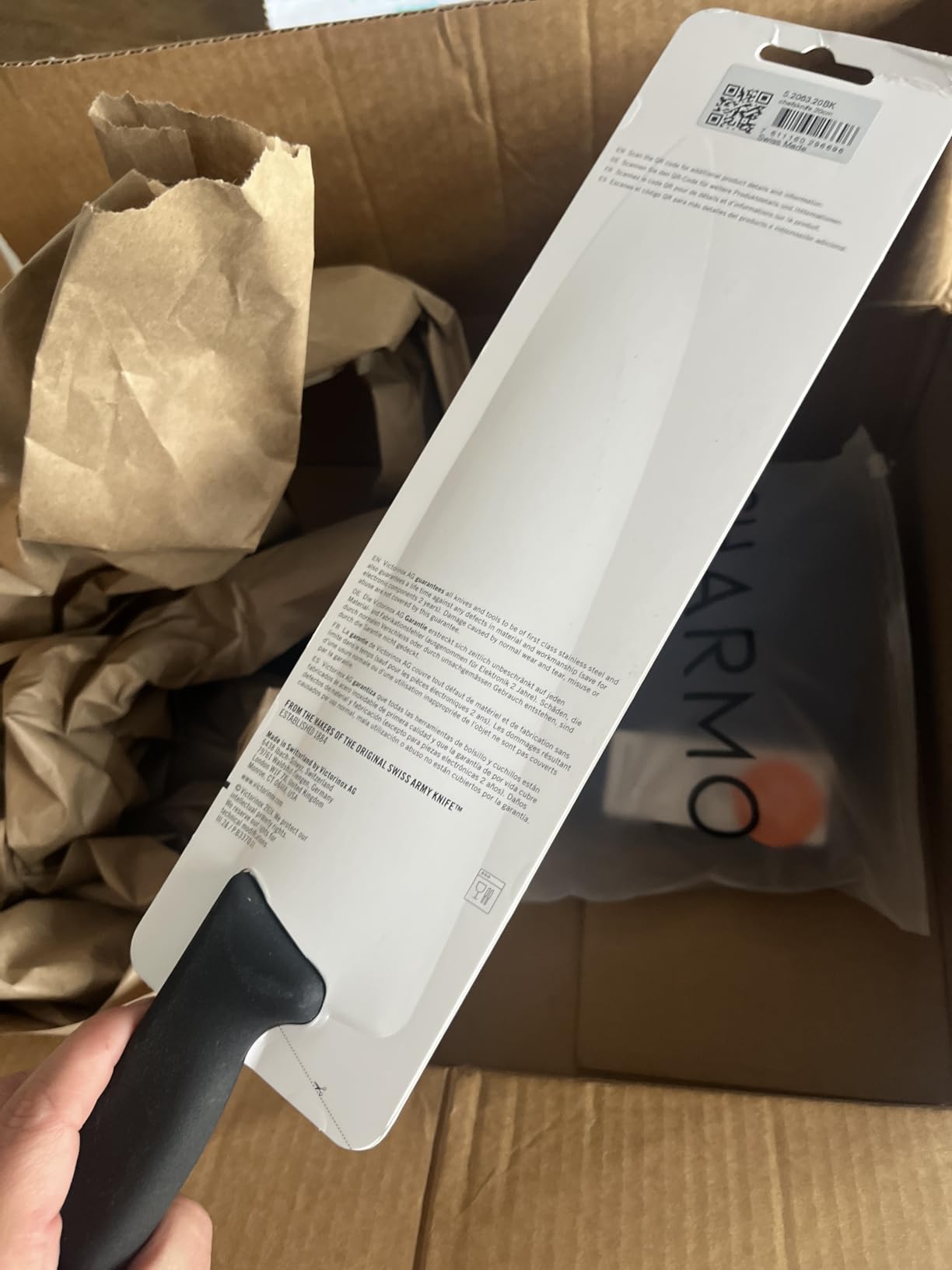 Victorinox Fibrox Pro 8 Inch Chef’s Knife, Dishwasher Safe, Black customer photo 1