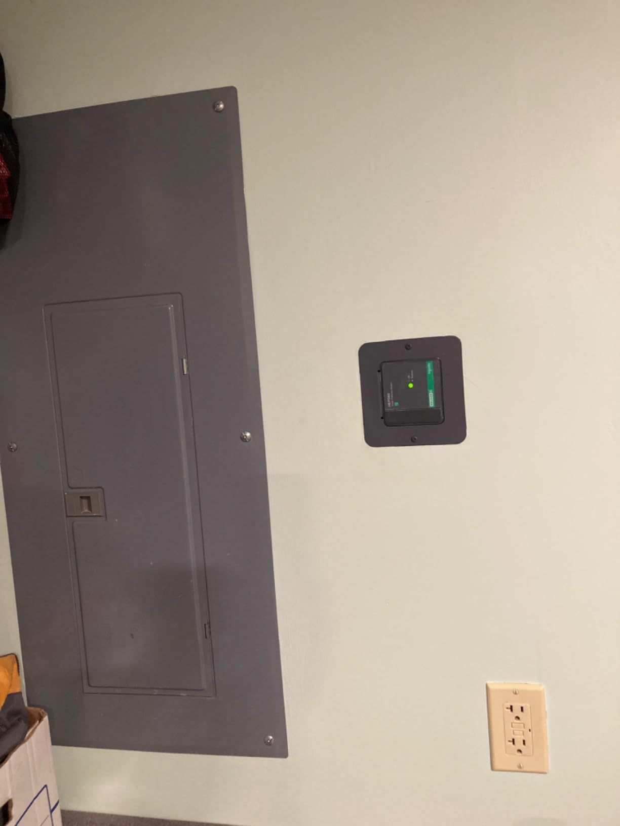 Square D HEPD80 Universal Whole House Surge Protection Device, 1-Phase, 3-Wire for 120/240V, 80kA customer photo 1