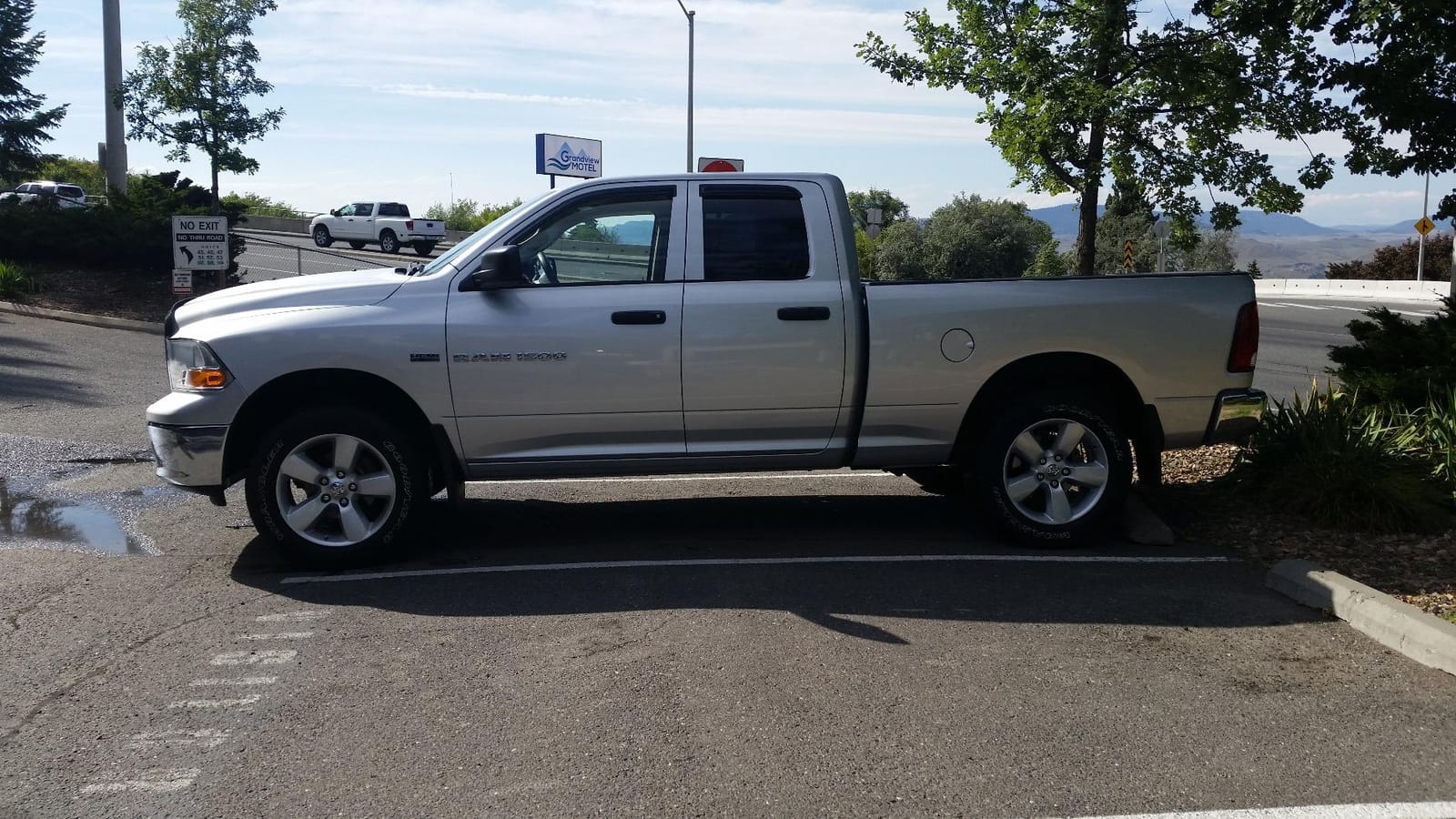 MotoFabLifts DR-2.5-2.5 in Front Leveling Lift Kit Compatible with Dodge Ram 1500 Pickup 4WD customer photo 2