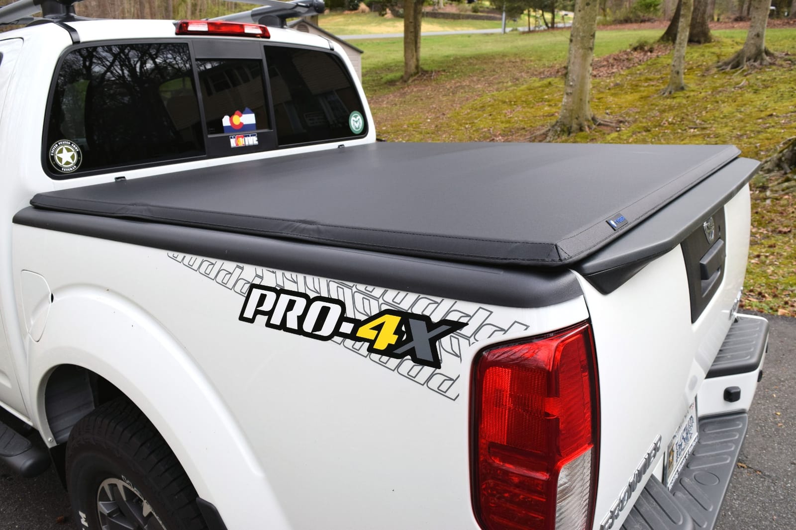 Tyger Auto T3 Soft Tri-fold Truck Bed Tonneau Cover Compatible with 2005-2021 Nissan Frontier; 2009-2012 Suzuki Equator | 5' (59