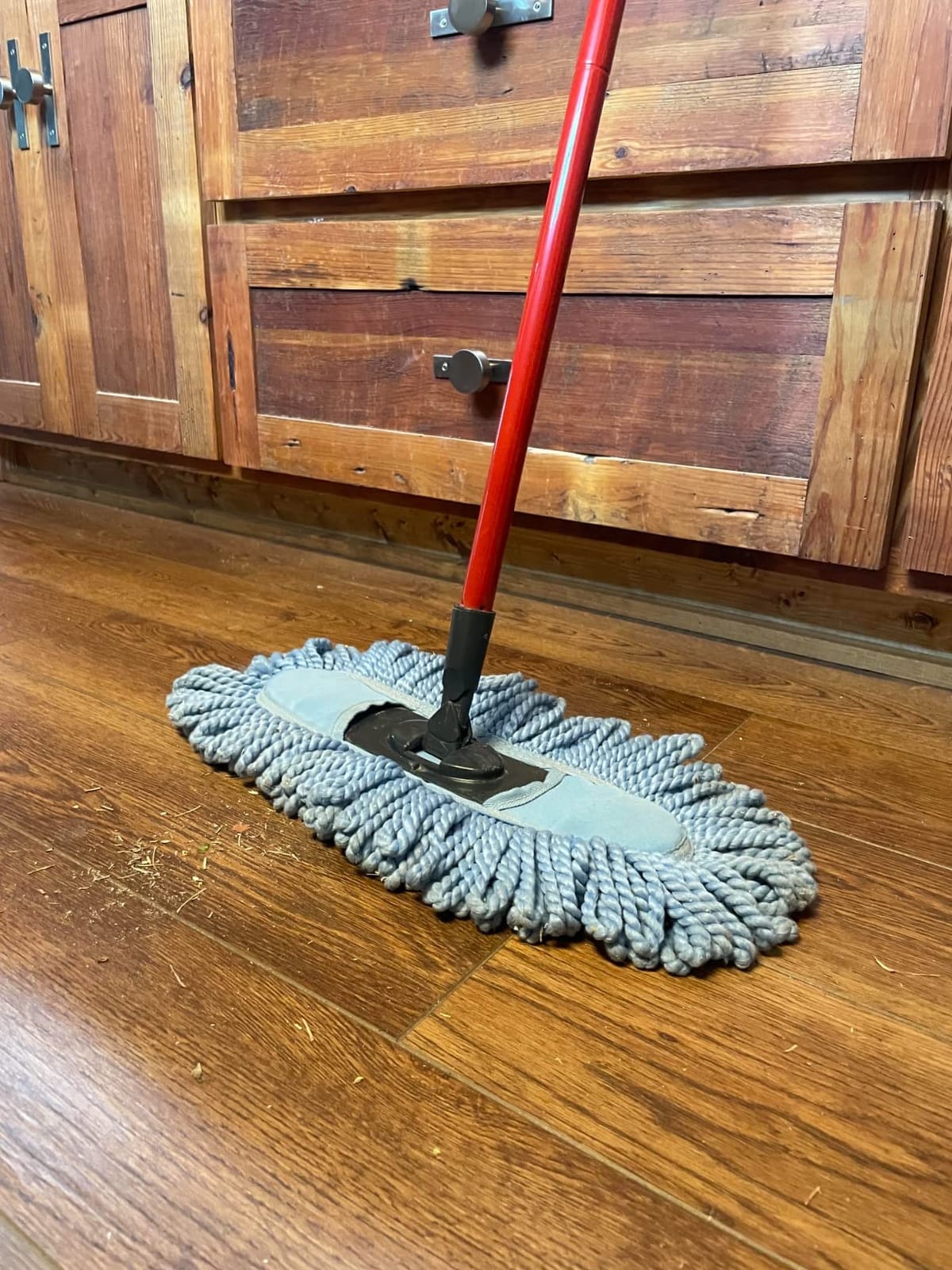 O-Cedar Dual-Action Microfiber Sweeper Dust Mop,Red customer photo 1