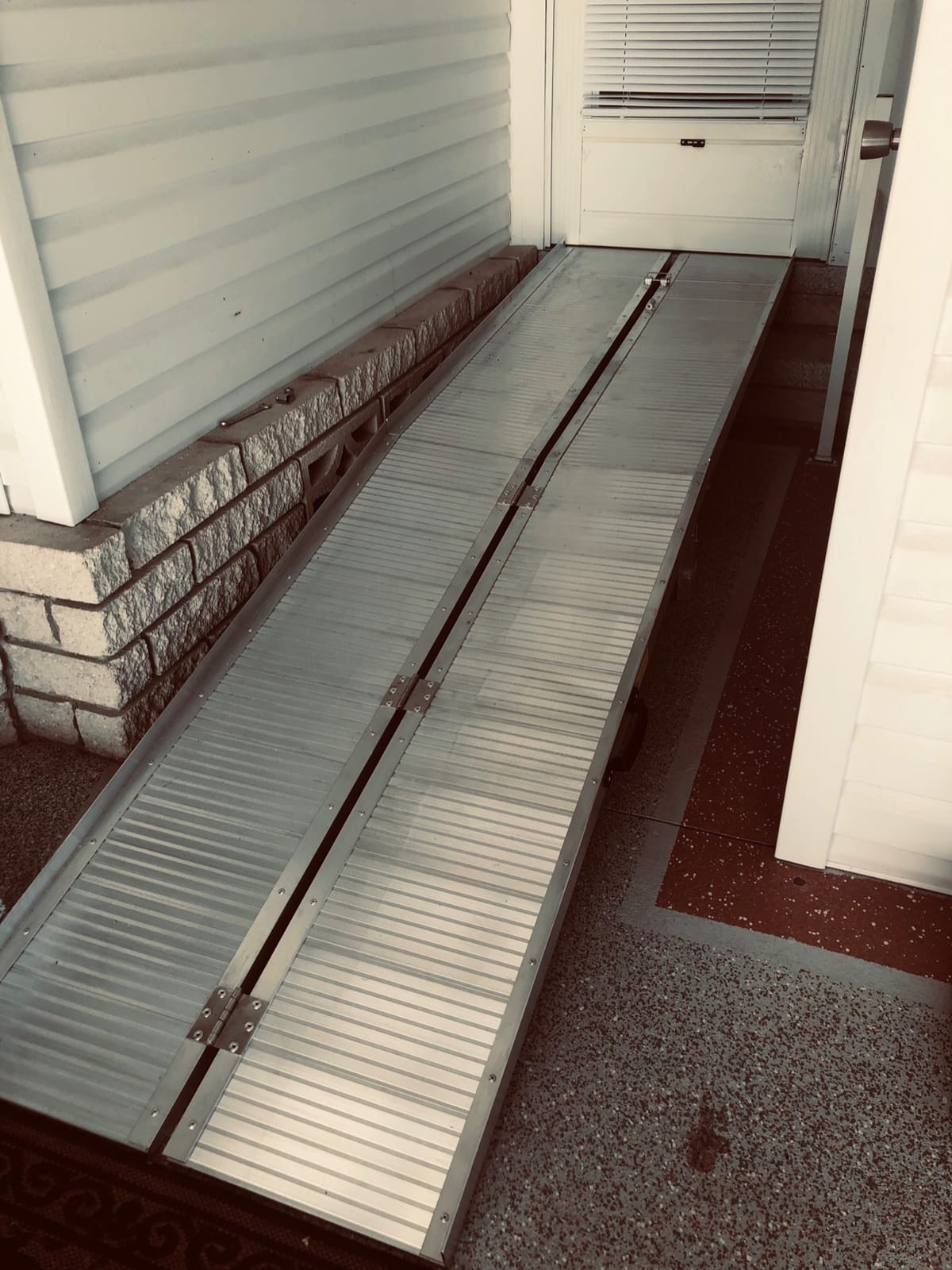 HOMCOM Wheelchair Ramp 6FT, Foldable Aluminum Handle, 600lbs Capacity customer photo 2