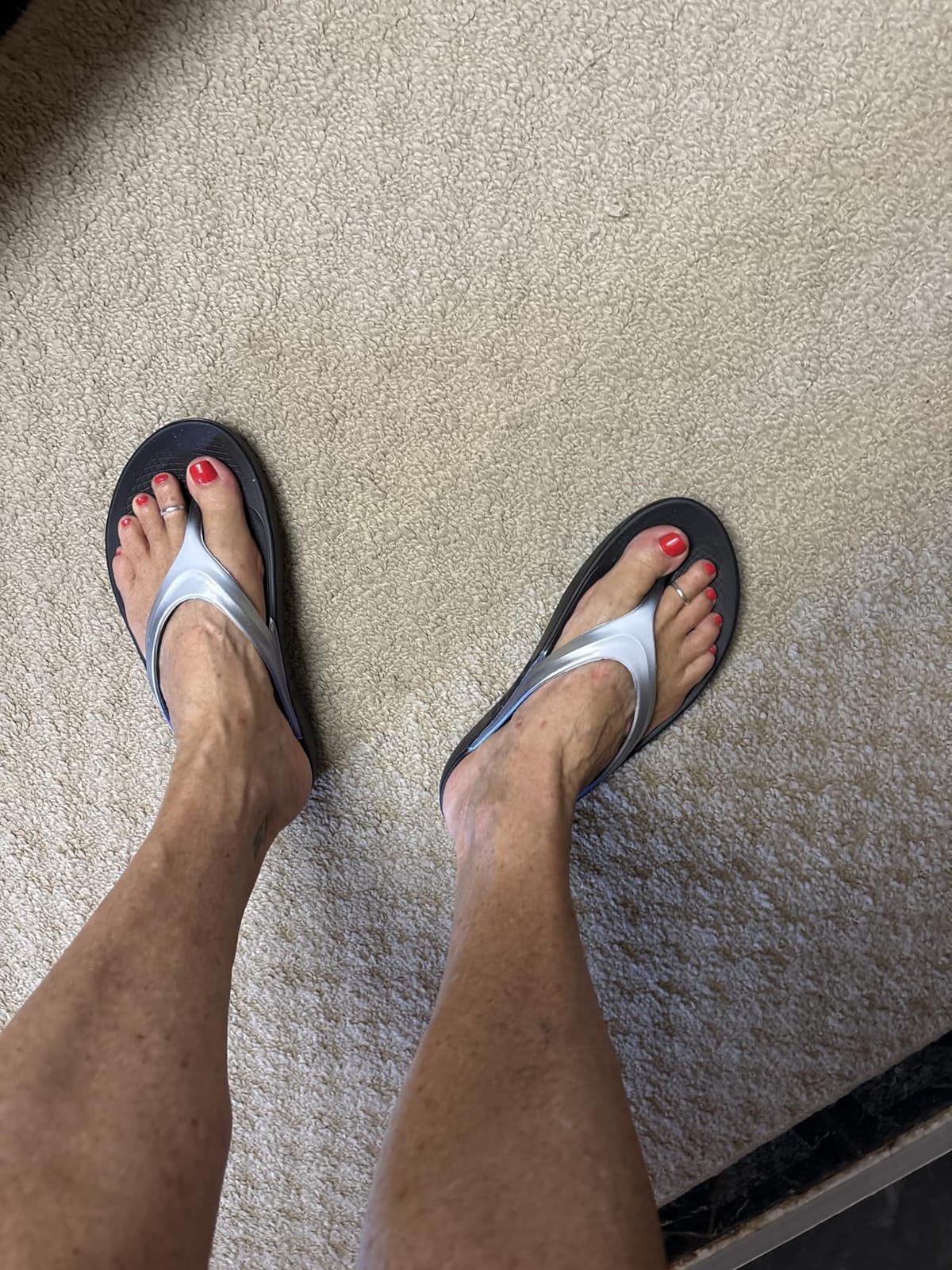 OOFOS - Women's OOlala - Post Exercise Active Sport Recovery Thong Sandal customer photo 1