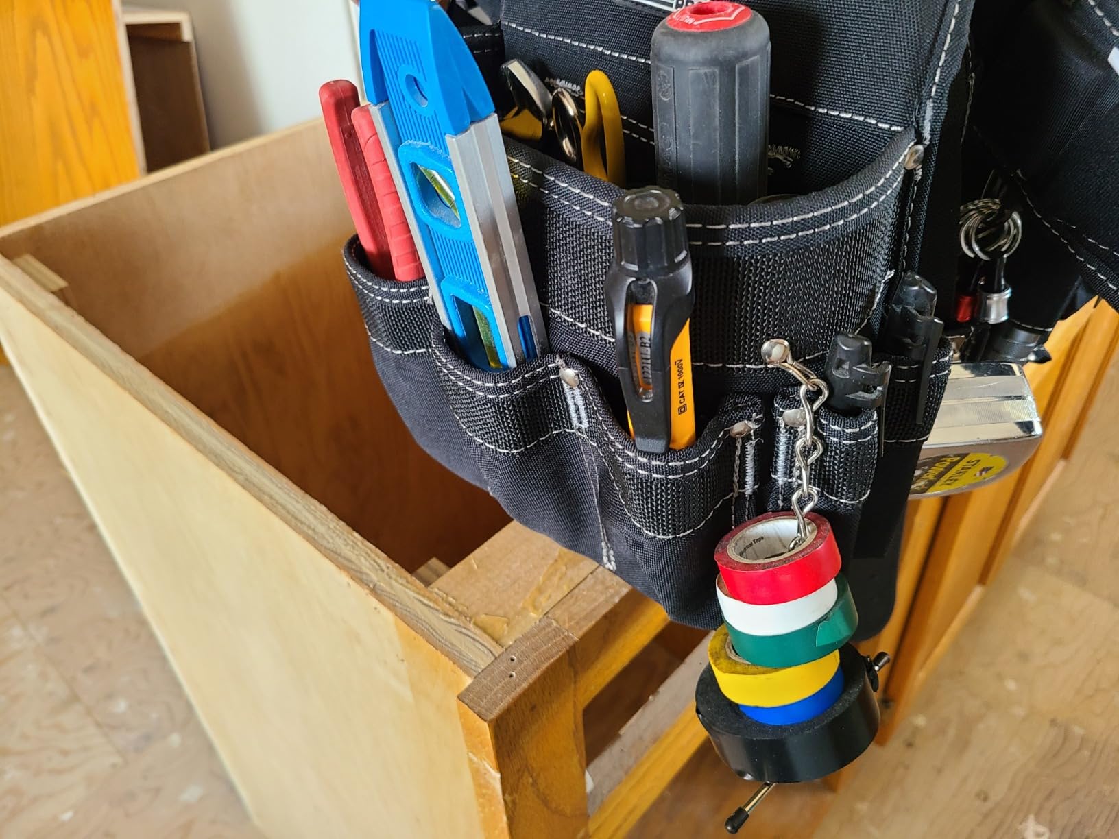 Gatorback Professional Electrician Tool Belt B240 Deluxe Package, Medium customer photo 2