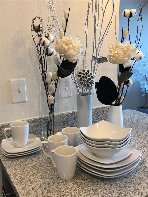 Gibson Home Zen Buffet White Porcelain Dinnerware Set for 4, Square Plates Bowls and Mugs, Chip and Scratch Resistant, Dishwasher and Microwave Safe, 16 Piece customer photo 2
