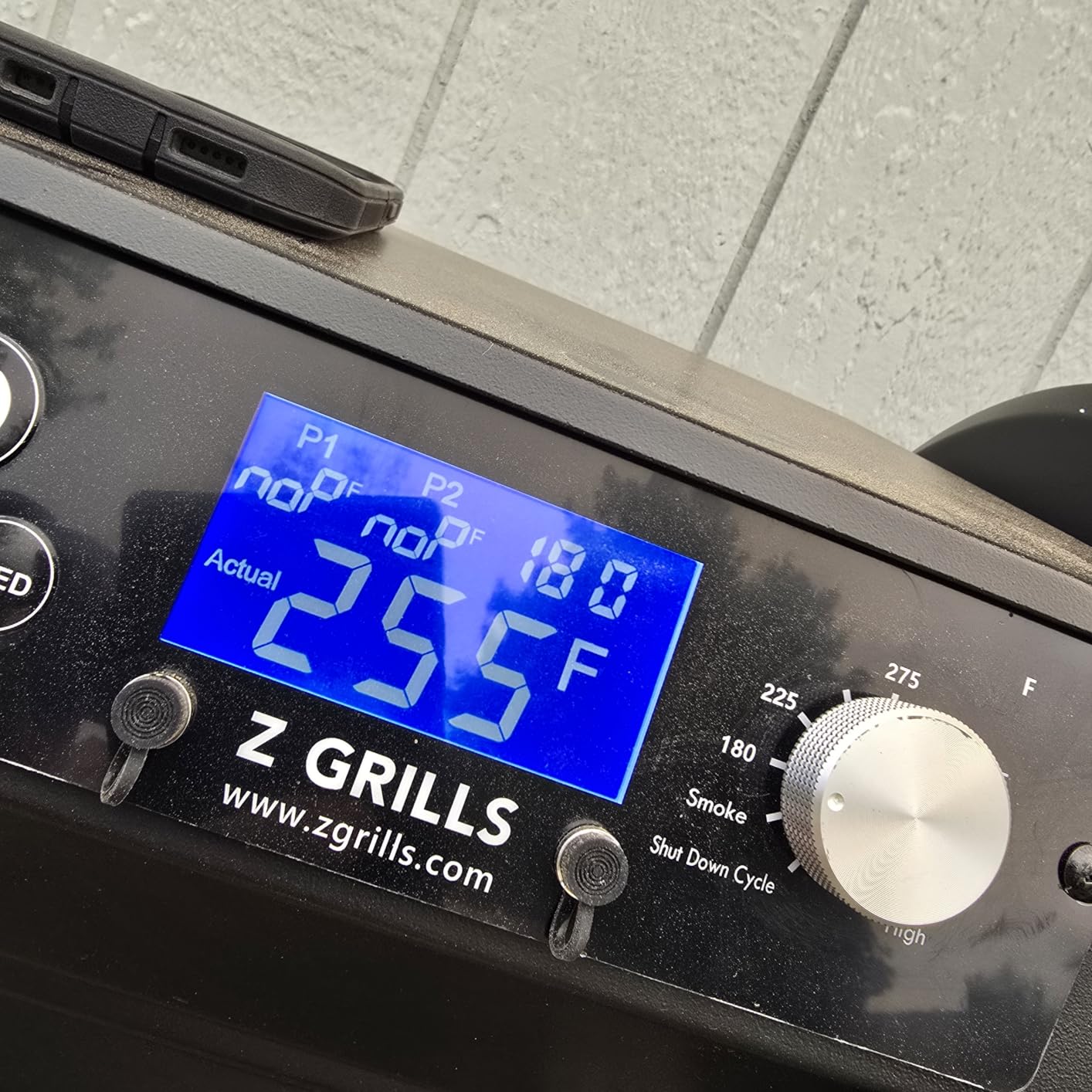 Z GRILLS Wood Pellet Grill Smoker with PID Control, Rain Cover, 700 sq. in Cooking Area for Outdoor BBQ, Smoke, Bake and Roast, 700D customer photo 1