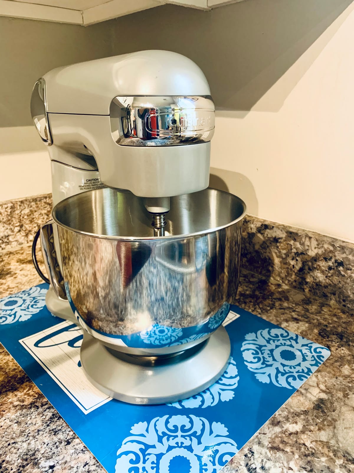 Cuisinart Stand Mixer, 12 Speed, 5.5 Quart Stainless Steel Bowl, Chef’s Whisk, Mixing Paddle, Dough Hook, Splash Guard w/ Pour Spout, Ruby Red, SM-50R, Manual customer photo 2