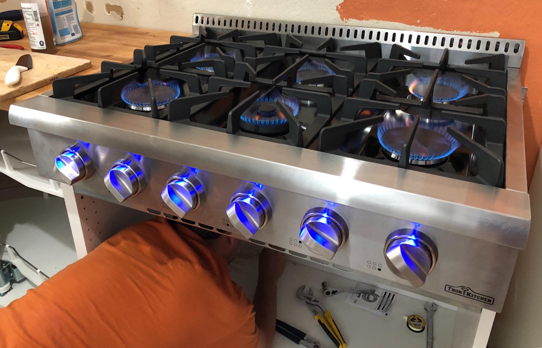 THOR KITCHEN Pro-Style Gas Rangetop with 6 Sealed Burners 36 - Inch, Stainless Steel HRT3618U customer photo 2