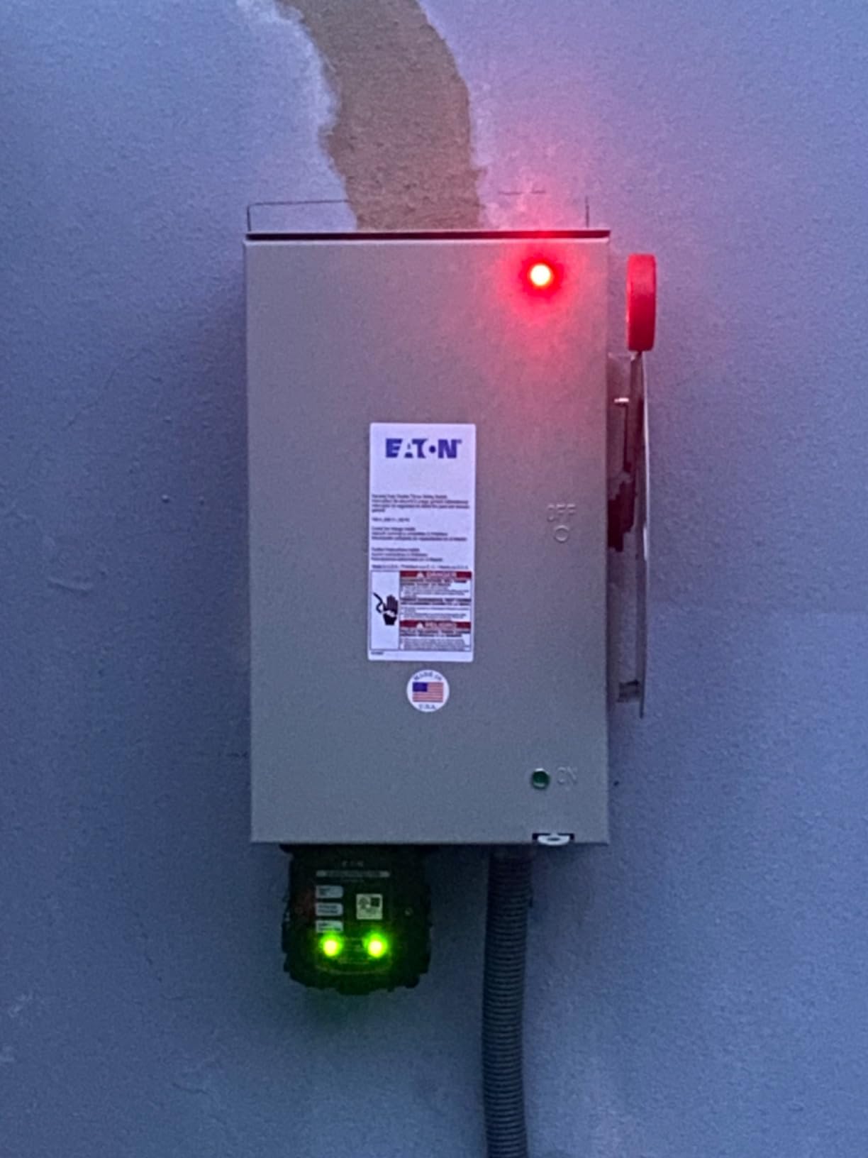 Eaton CHSPT2SURGE SPD Type 2 Chsp Whole Home Surge Protector, Nema 4, Single Phase, 120/240 Volts, Ul 1449 3Rd Edition customer photo 1