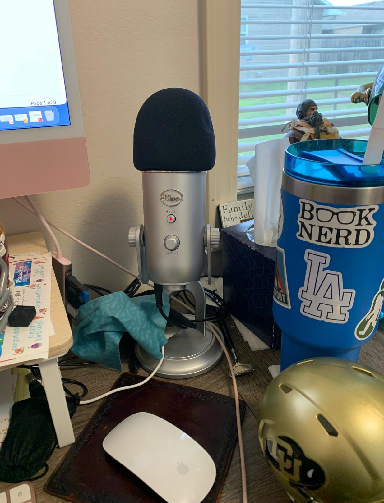 Logitech Creators Blue Yeti USB Microphone for PC, Mac, Gaming, Streaming, Podcasting, Studio and Computer Condenser Mic with Blue VO!CE Effects, 4 Pickup Patterns, Plug and Play - Midnight Blue customer photo 1