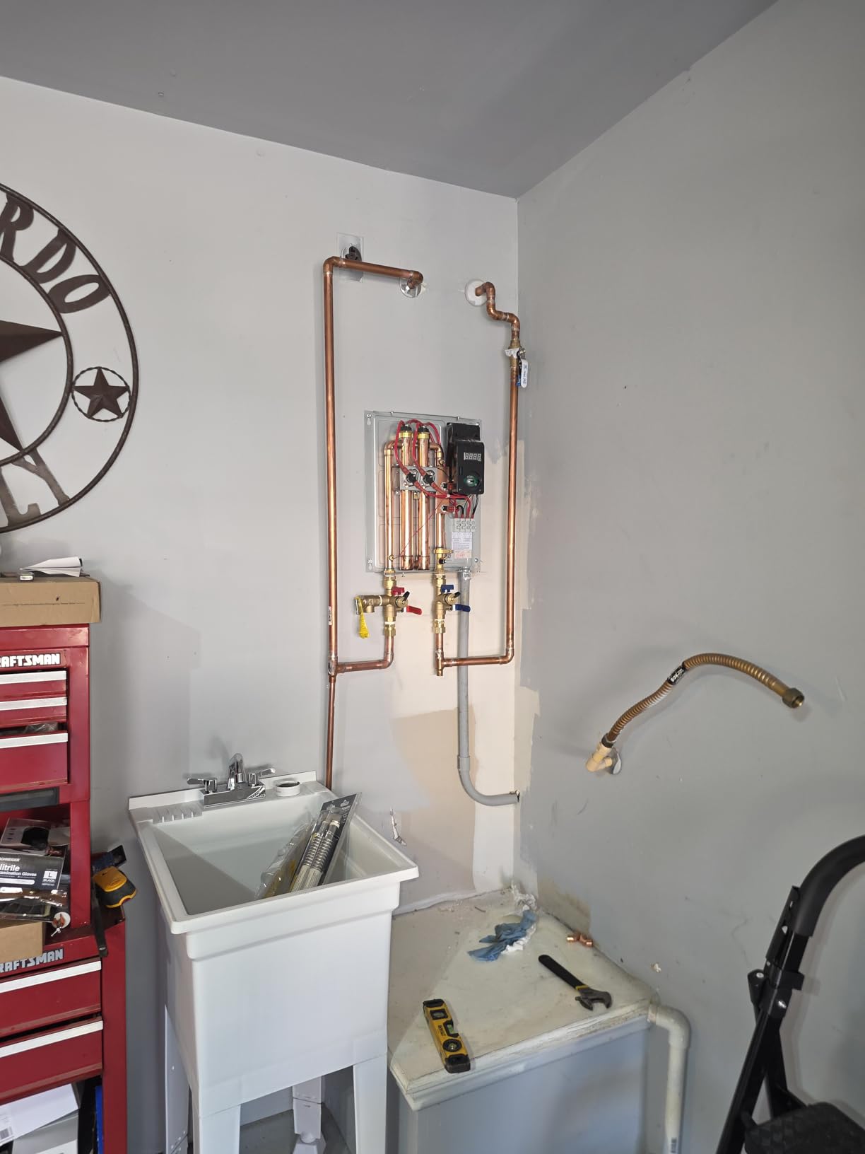 Rheem 18kW 240V Tankless Electric Water Heater, Gray customer photo 1
