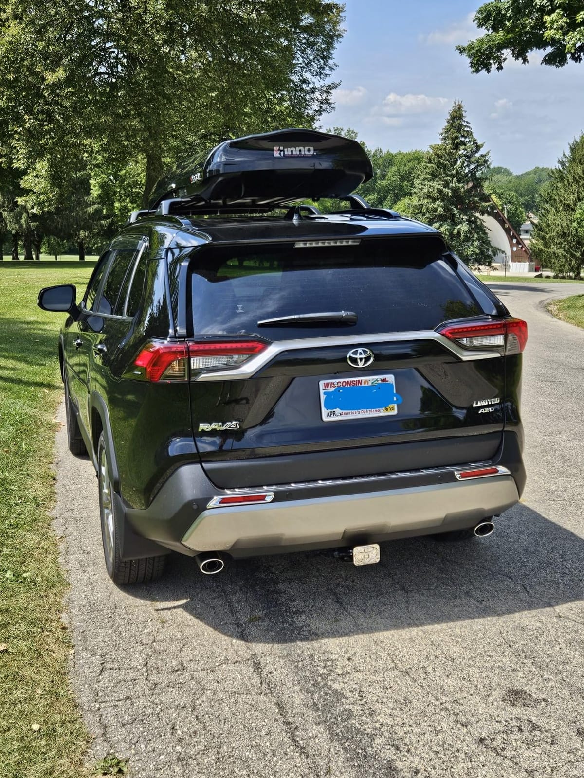 INNO Wedge 660 Black 11 cu ft, Roof Rack, Roof Box, Cargo Box, Hard Shell, Low Profile, Dual‑Side Opening with Locks, Made in Japan, Compatible with Aero & Square Bars, Tool Free Install customer photo 1