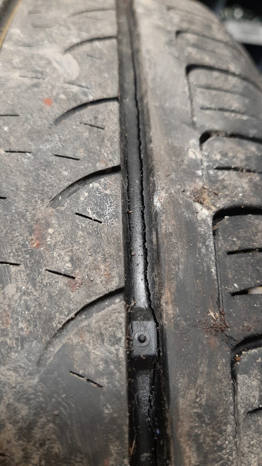 Nexen N'Priz AH8 All- Season Radial Tire-235/45R18 94H customer photo 2