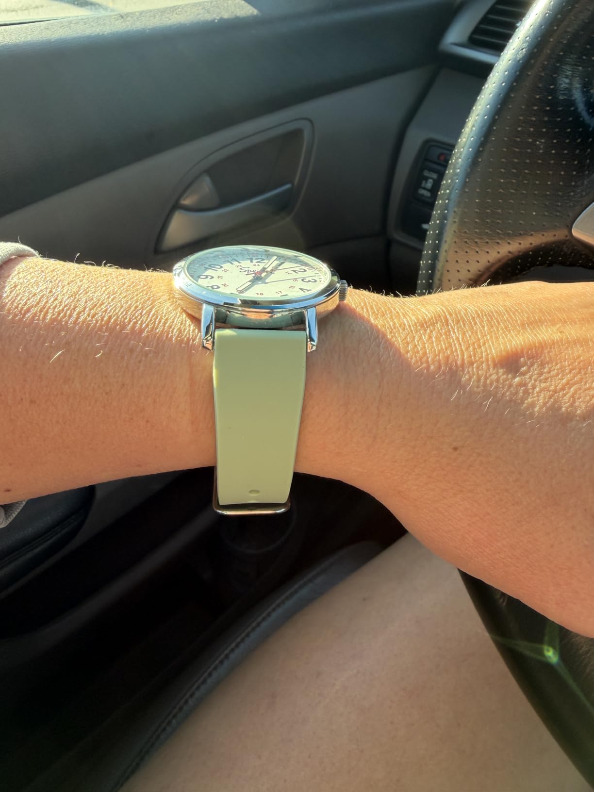 Speidel Original Scrub Watch™ for Nurse, Medical Professionals and Students – Various Medical Scrub Colors, Easy Read Dial, Military Time with Second Hand, Silicone Band, Water Resistant customer photo 1