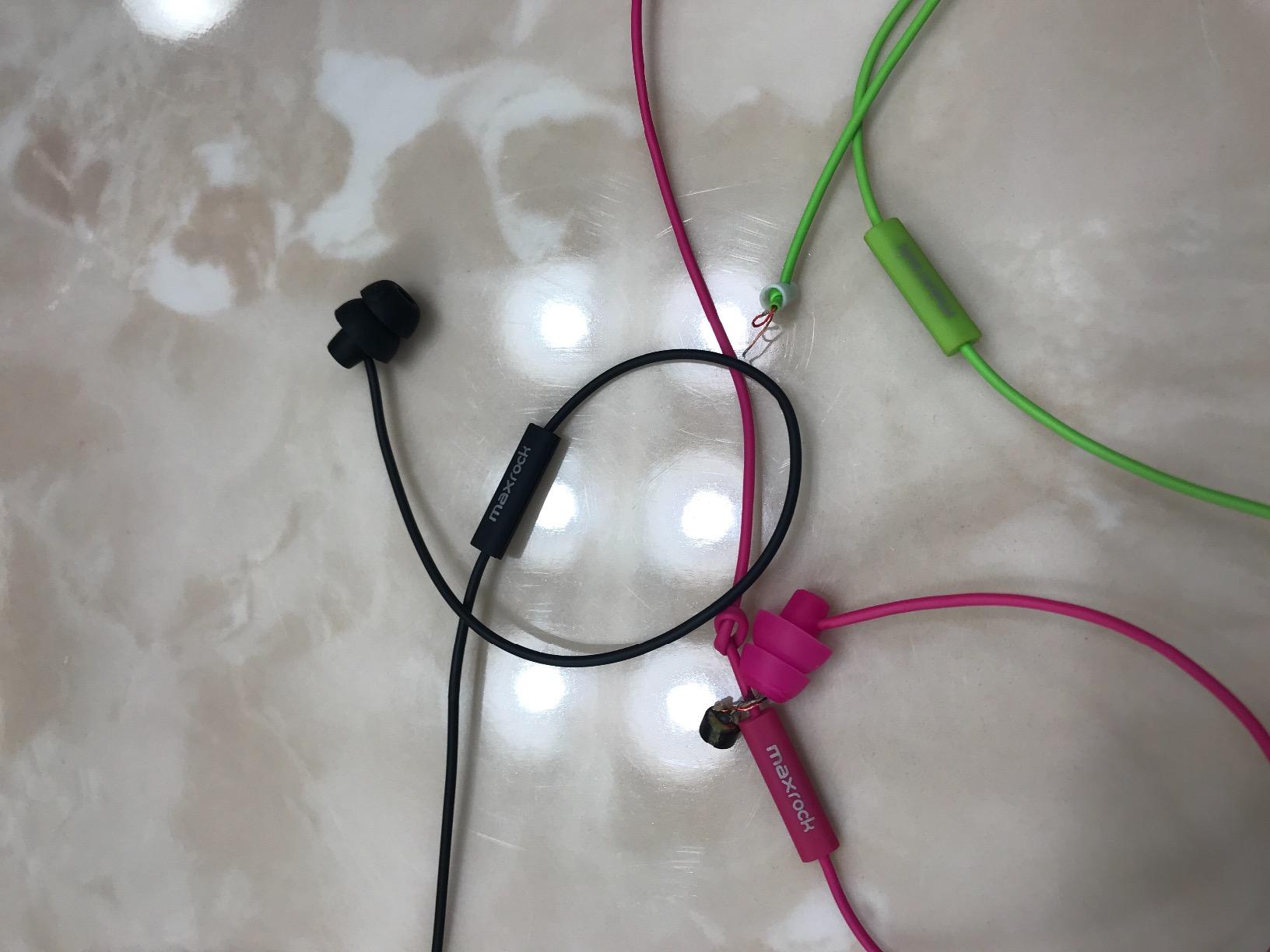 MAXROC Sleep Earplugs - Noise Isolating Ear Plugs Sleep Earbuds Headphones with Unique Total Soft Silicone Perfect for Insomnia, Side Sleeper, Snoring, Air Travel, Meditation & Relaxation(Black) customer photo 2