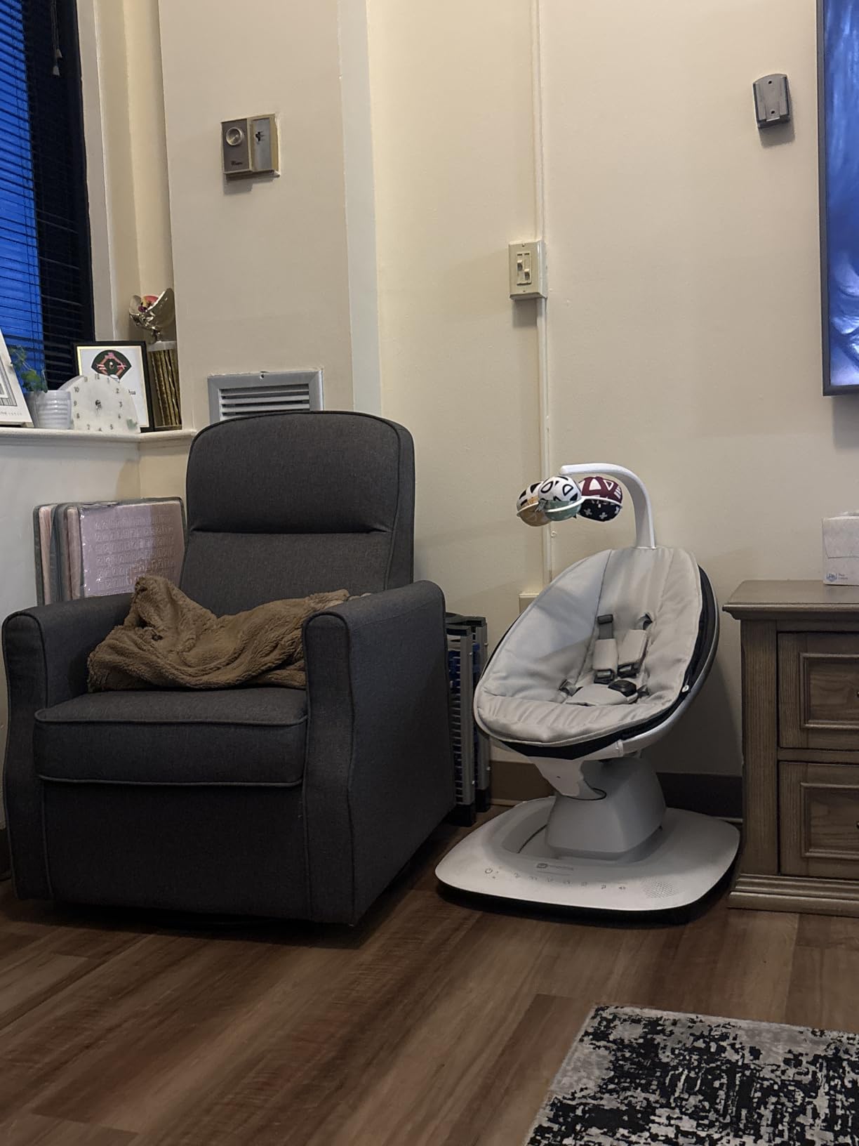 Delta Children Blair Slim Nursery Glider Swivel Rocker Chair, Cream customer photo 1